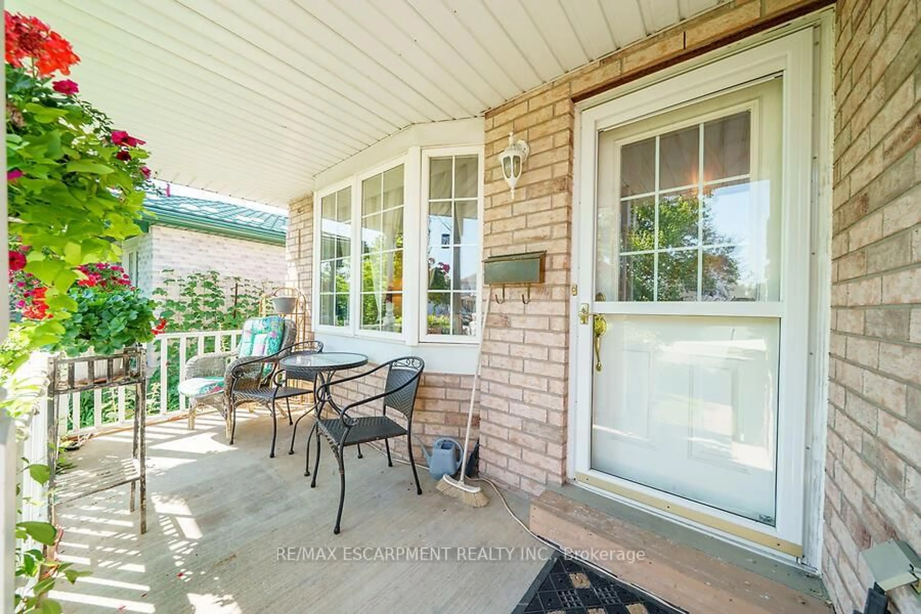 Patio, water/lake/river/ocean view for 53 Castlebury Dr, Guelph Ontario N1K 1X2