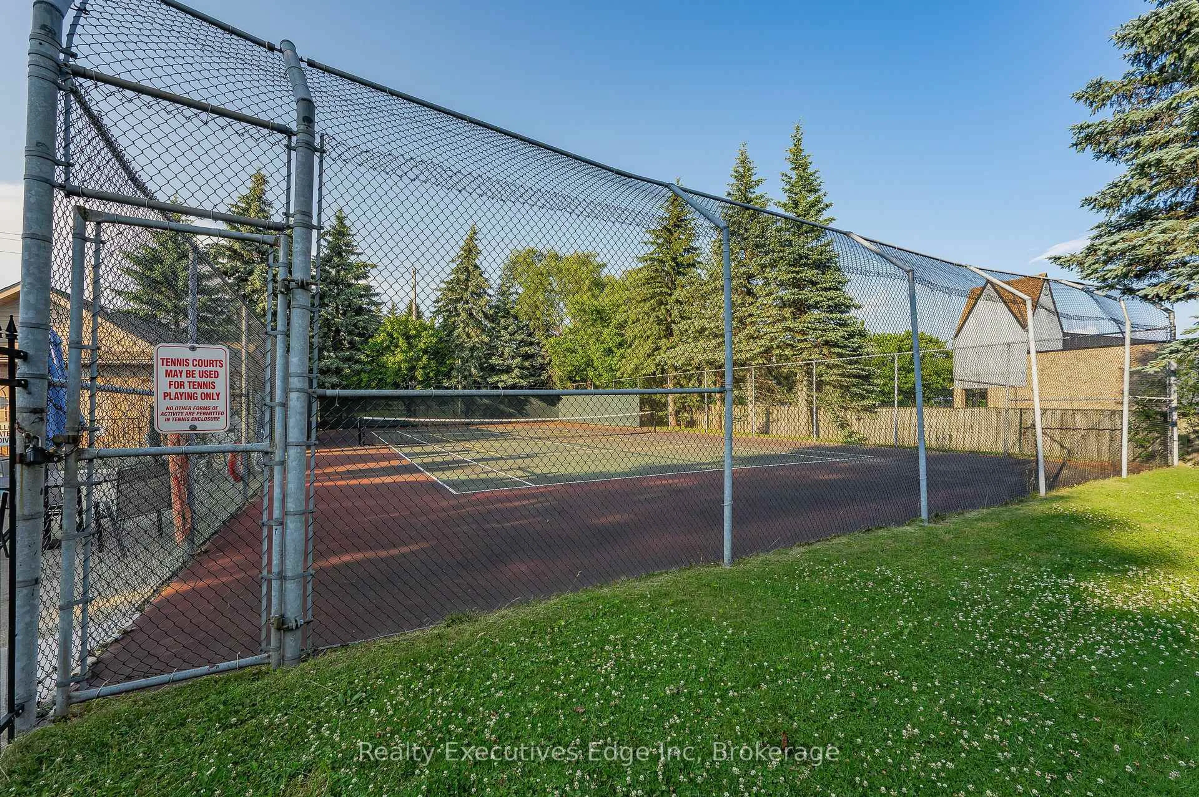 Patio, mountain view for 941 Gordon St #50, Guelph Ontario N1G 4R9