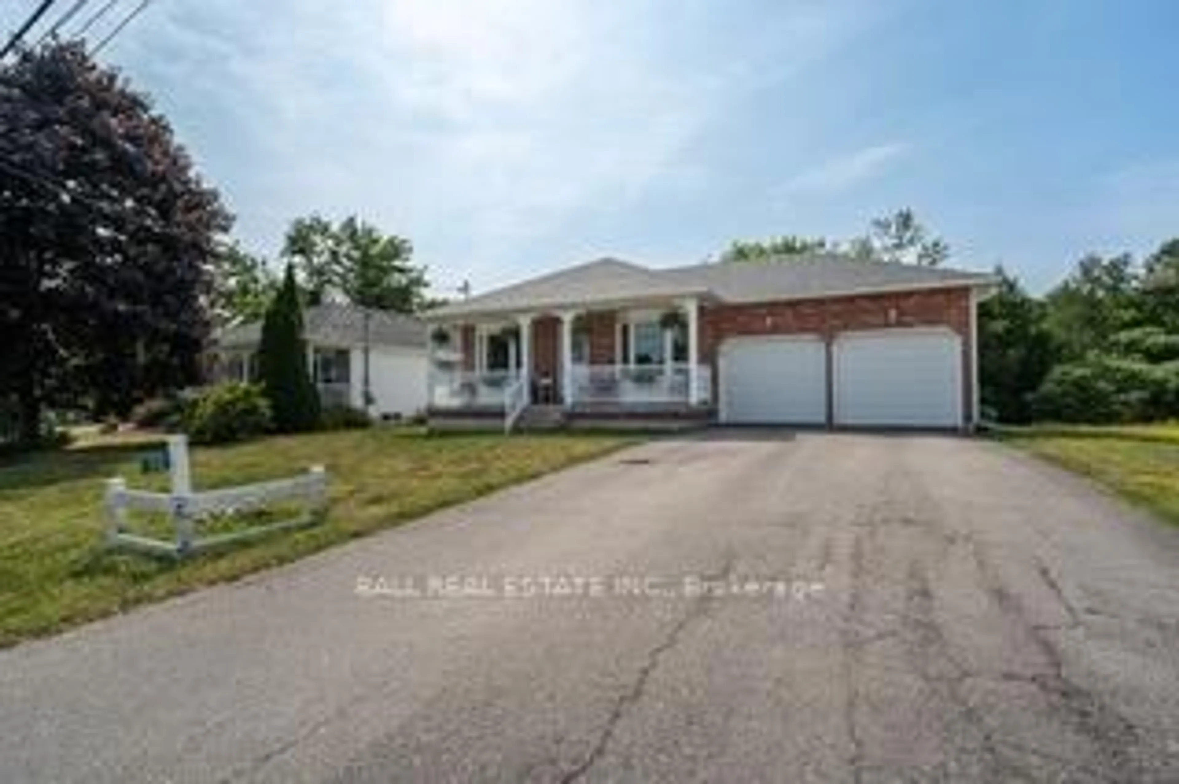 Home with brick exterior material, street for 32 Champlain Blvd, Kawartha Lakes Ontario K9V 4R1