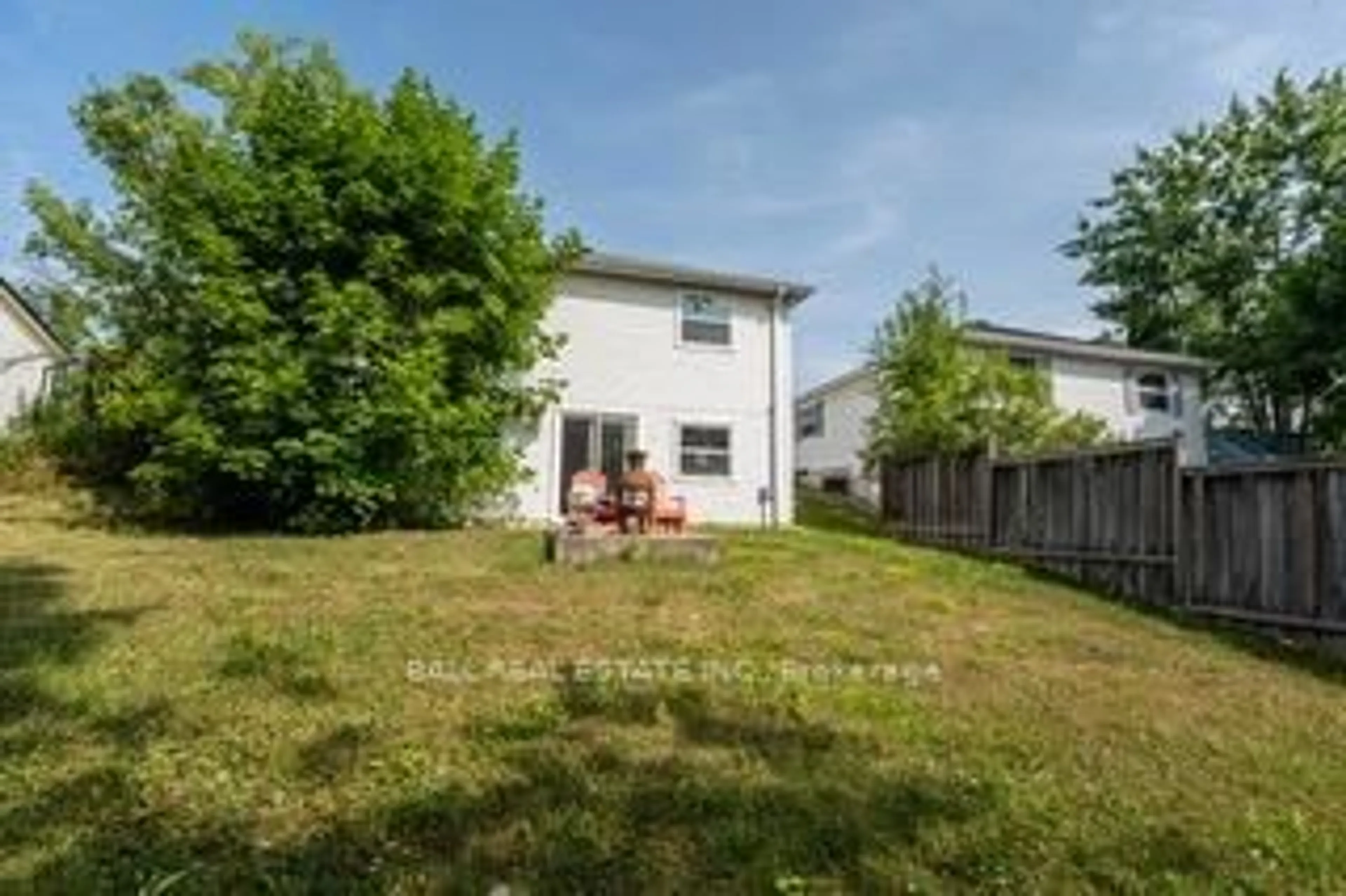 A pic from outside/outdoor area/front of a property/back of a property/a pic from drone, unknown for 32 Champlain Blvd, Kawartha Lakes Ontario K9V 4R1