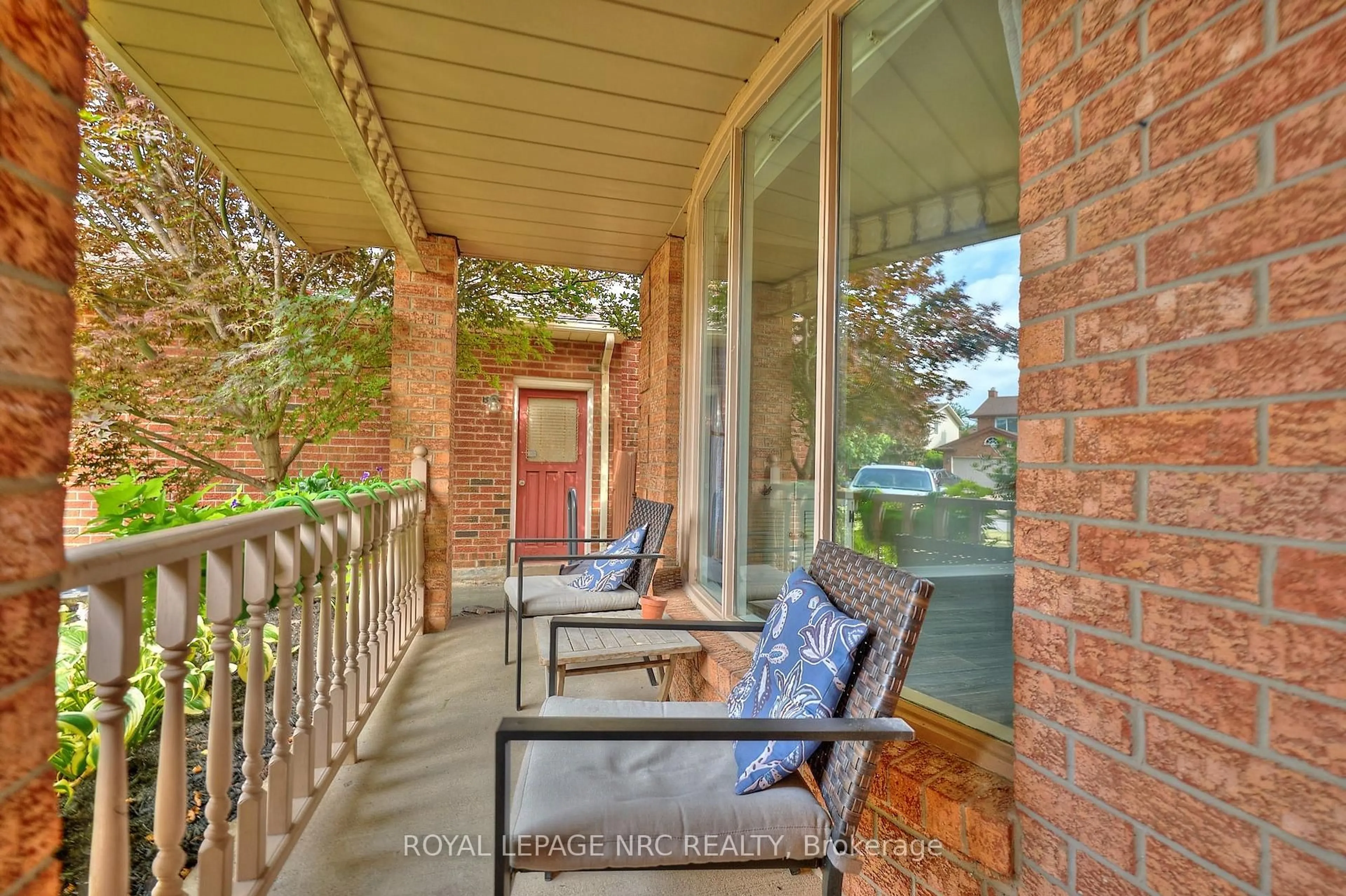 Patio, street for 26 Elderwood Dr, St. Catharines Ontario L2S 3E5