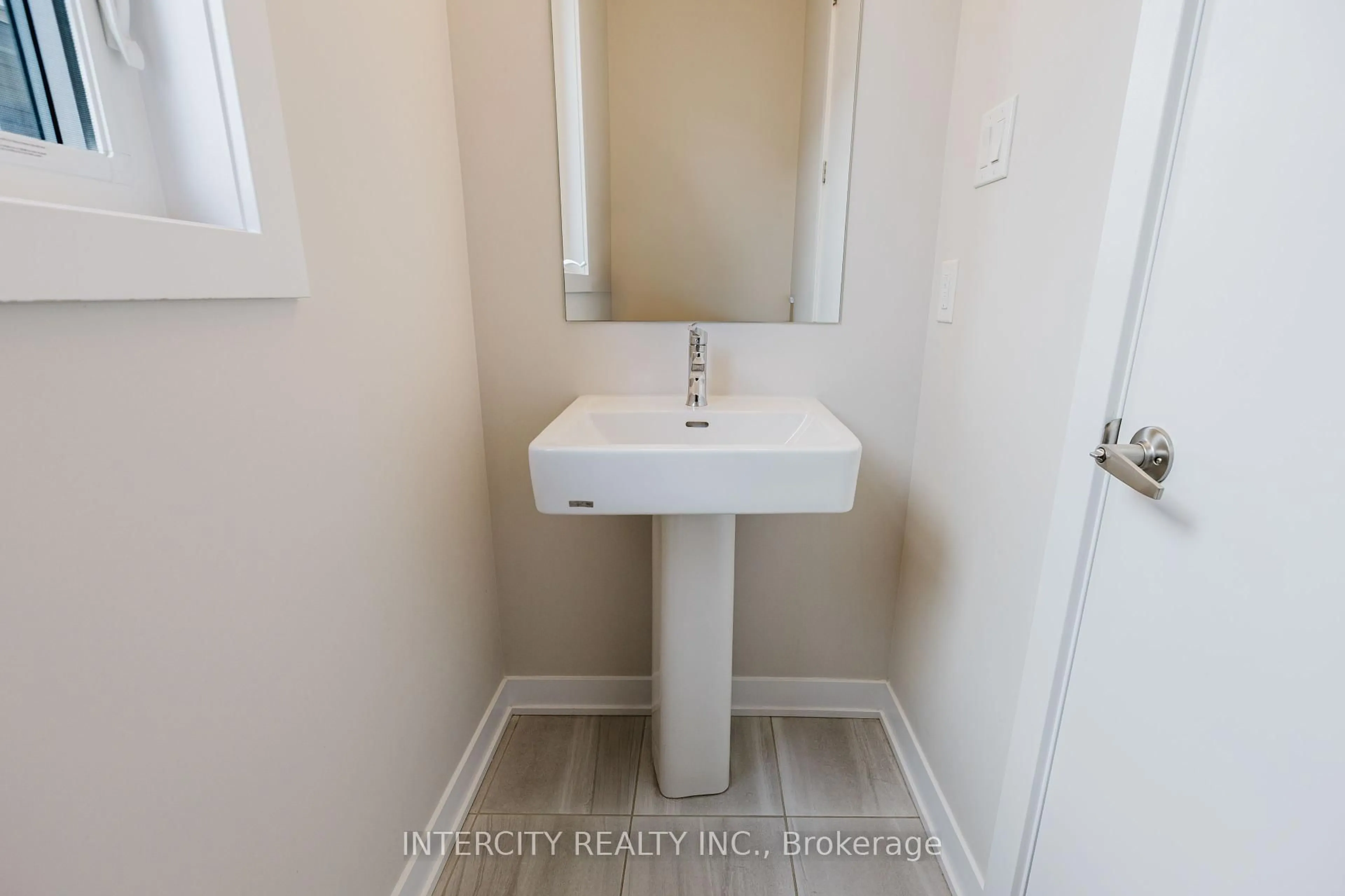 Standard bathroom, ceramic/tile floor for 187 Conservancy Dr, Ottawa Ontario K2J 0K6