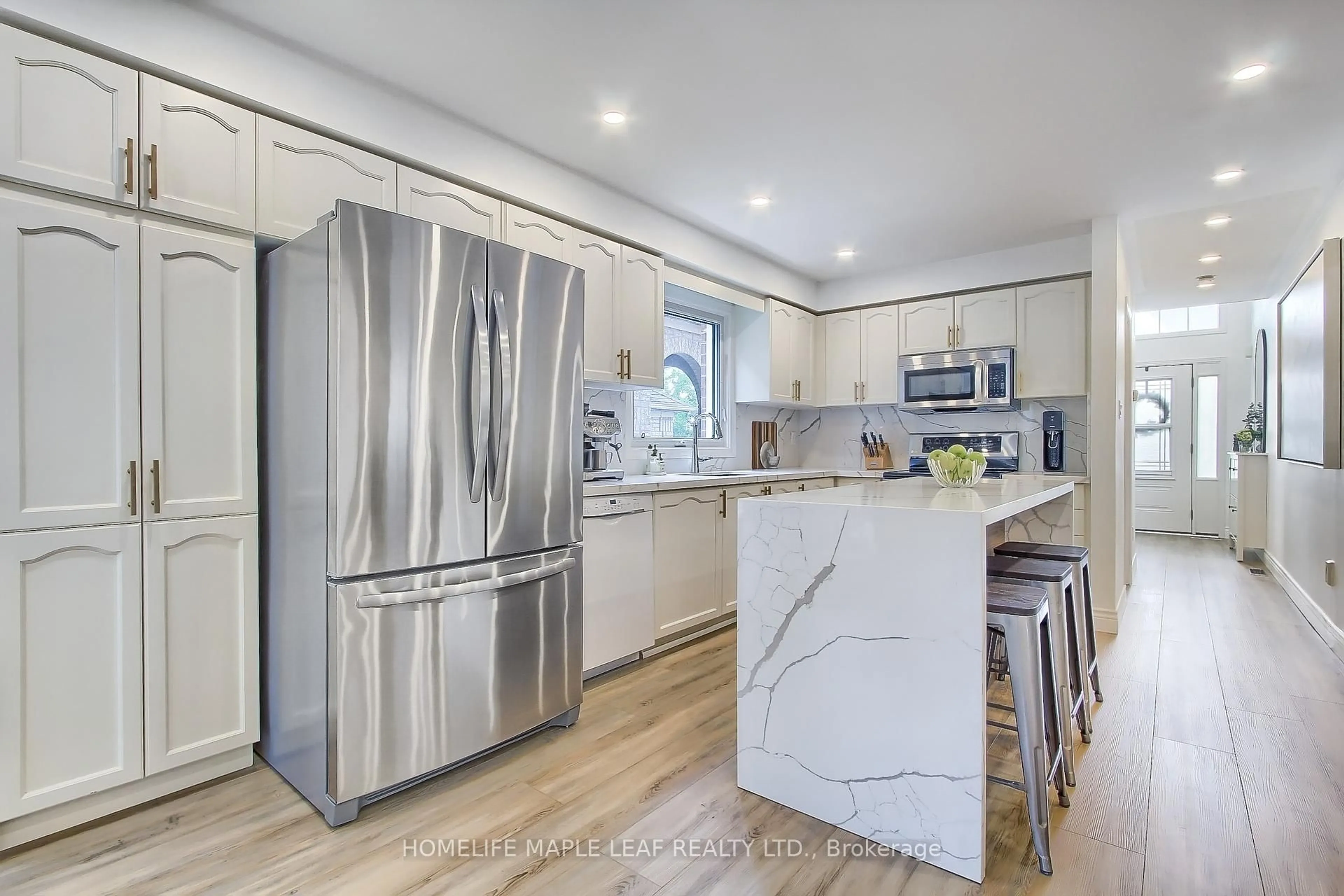 Open concept kitchen, ceramic/tile floor for 39 Segwun Rd, Hamilton Ontario L8B 0K2