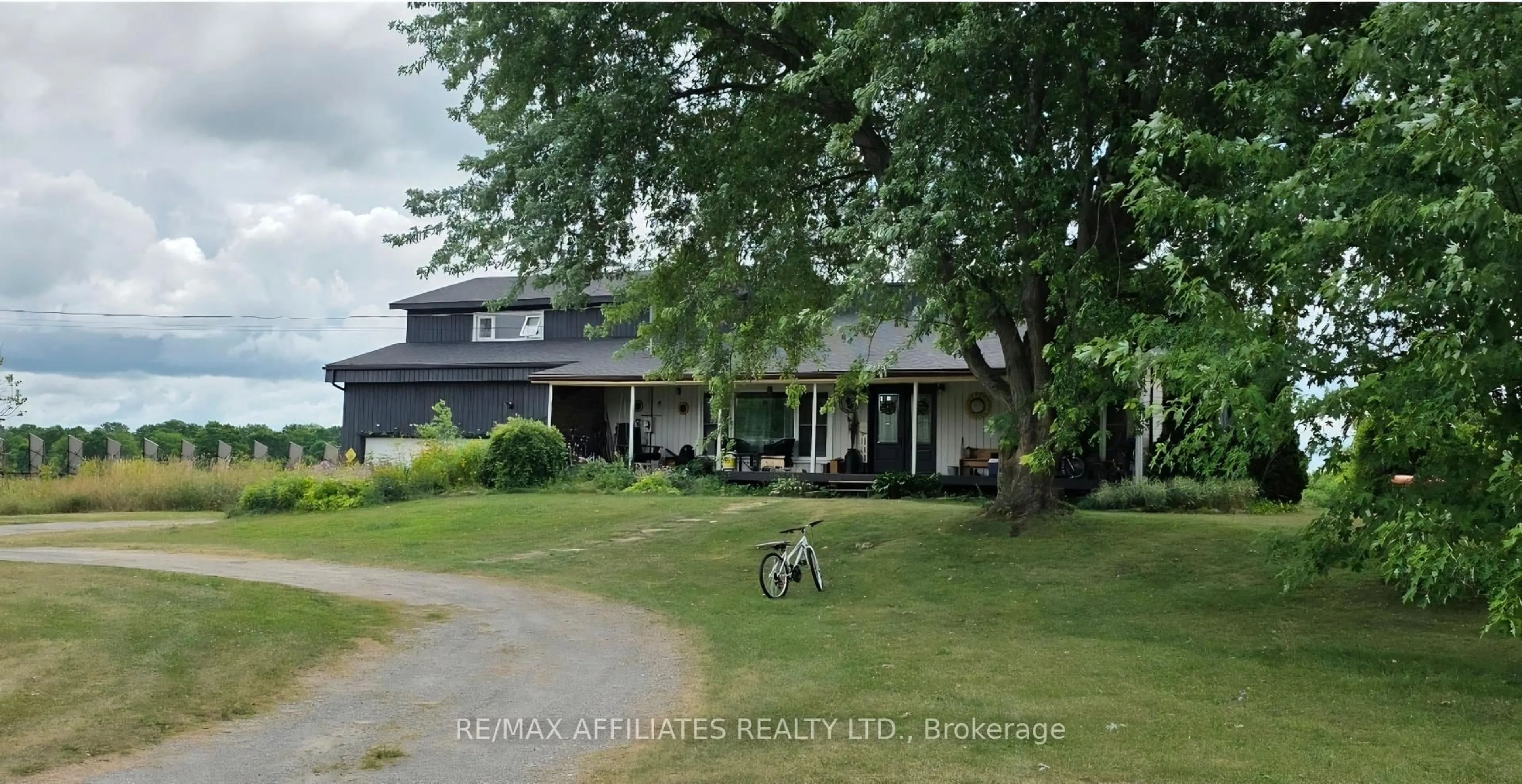 A pic from outside/outdoor area/front of a property/back of a property/a pic from drone, street for 712 Daytown Rd, Rideau Lakes Ontario K0E 1G0