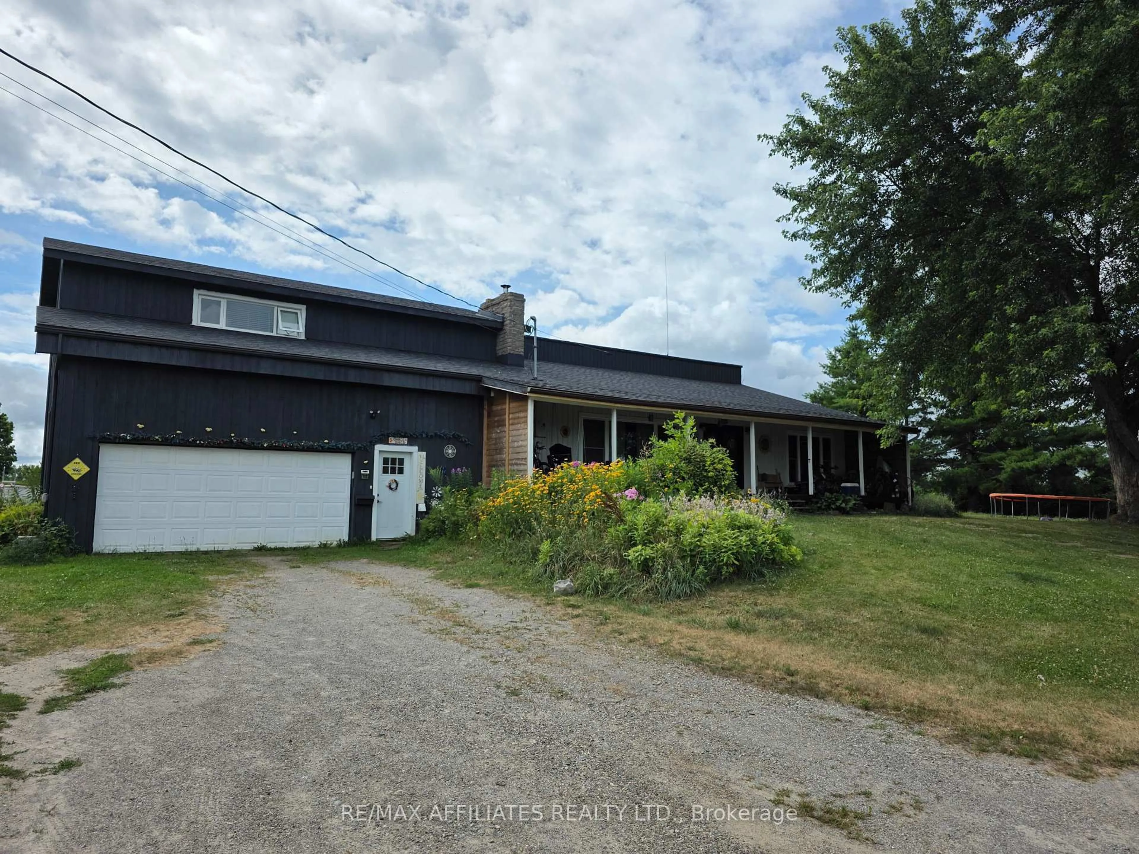 A pic from outside/outdoor area/front of a property/back of a property/a pic from drone, street for 712 Daytown Rd, Rideau Lakes Ontario K0E 1G0