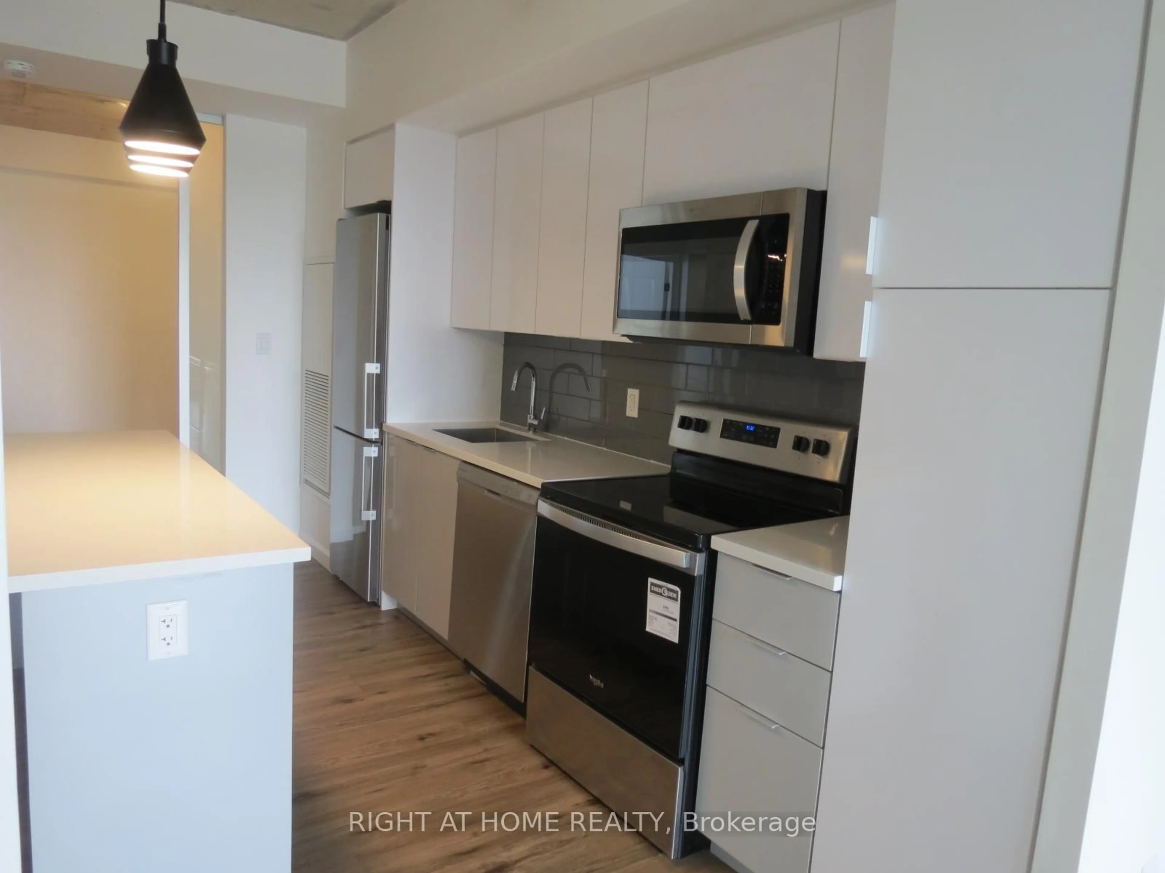 Standard kitchen, unknown for 7 Erie Ave #704, Brantford Ontario N3S 2E7
