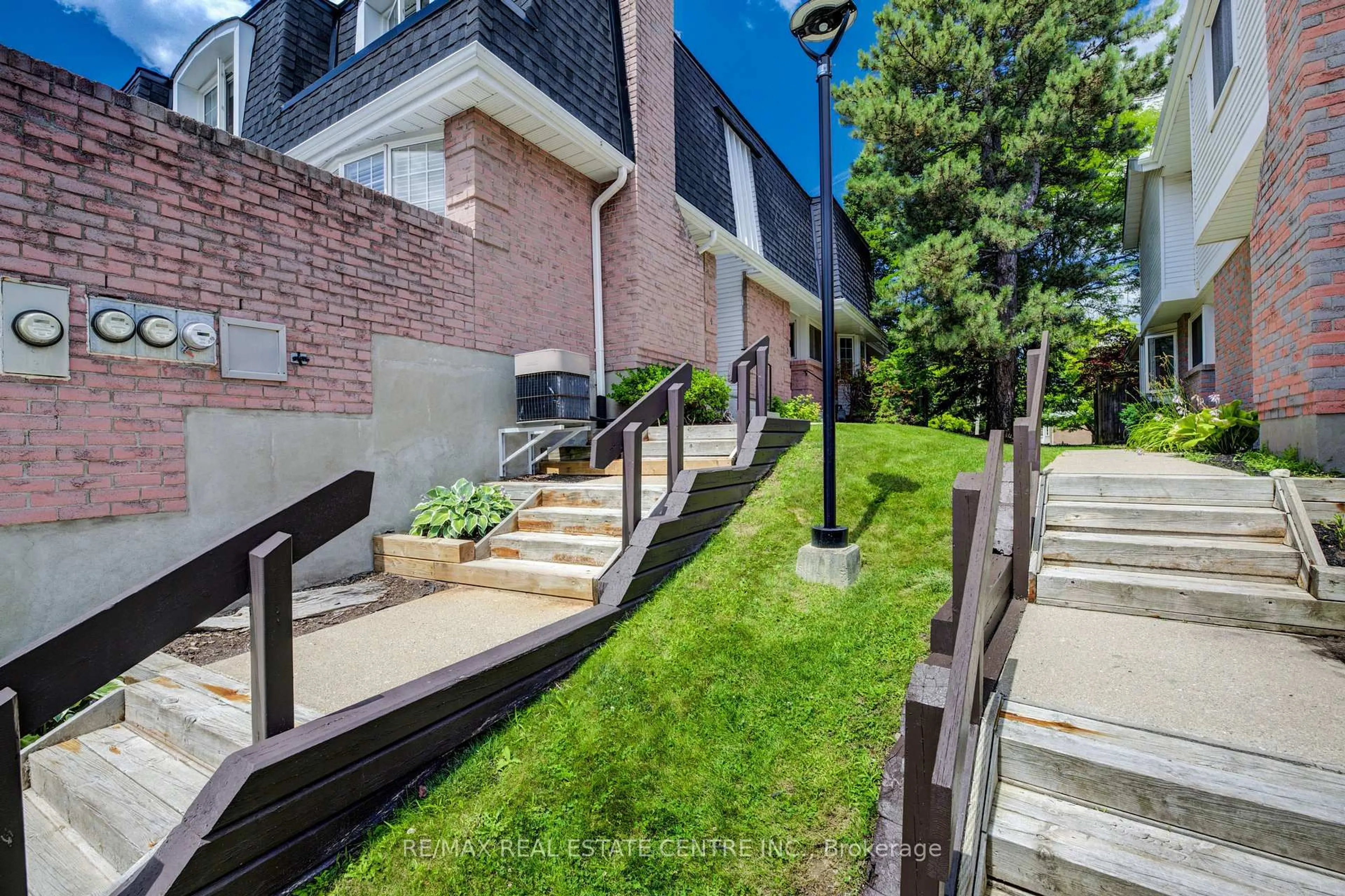 Unknown for 493 Beechwood Dr #4, Waterloo Ontario N2T 1H8