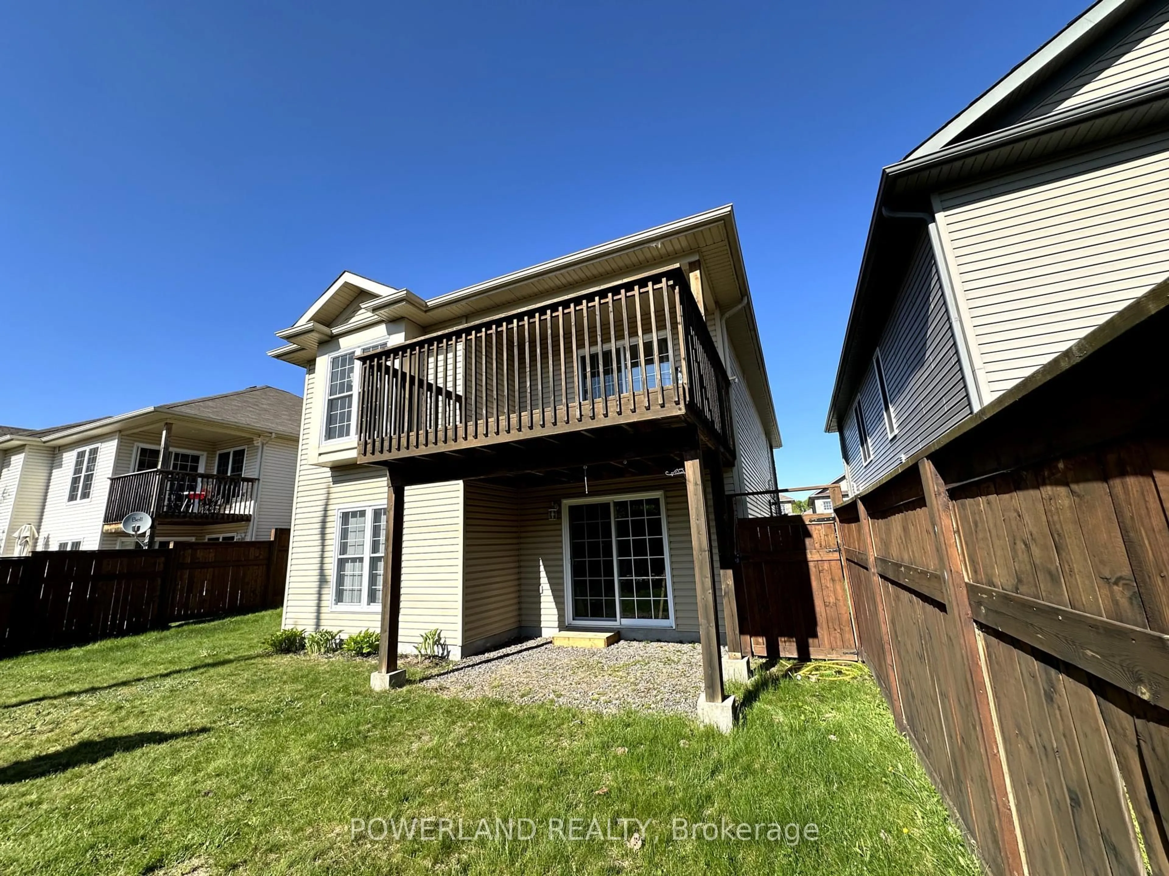 A pic from outside/outdoor area/front of a property/back of a property/a pic from drone, street for 21 Brookland Dr, North Bay Ontario P1A 0A1