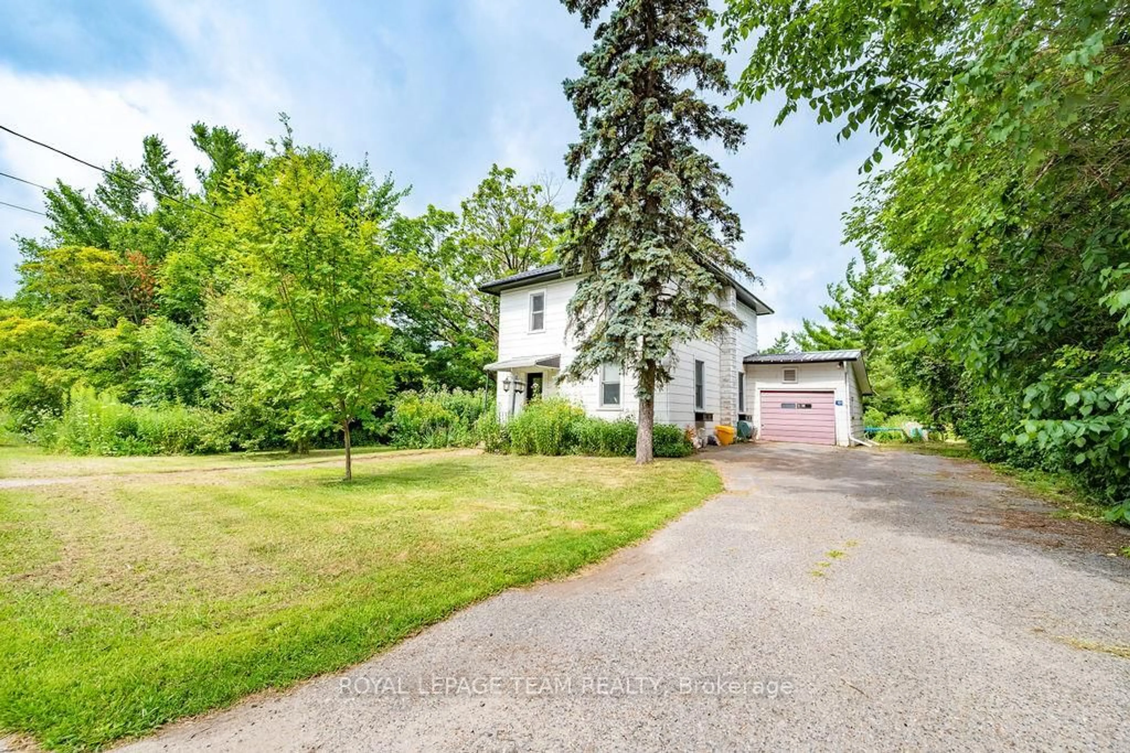 A pic from outside/outdoor area/front of a property/back of a property/a pic from drone, street for 191 DALKEITH St, Pakenham Ontario K0A 2X0