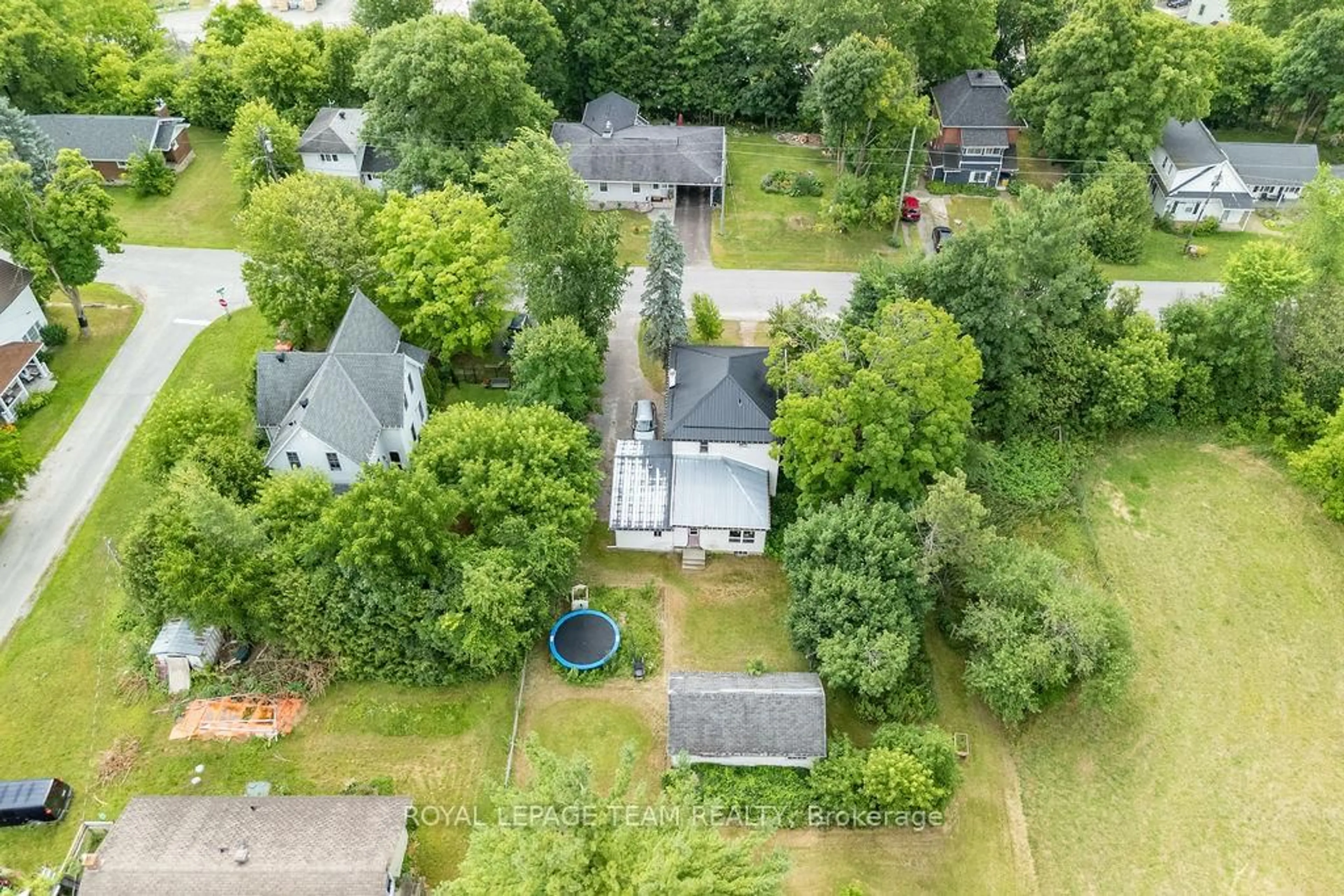 A pic from outside/outdoor area/front of a property/back of a property/a pic from drone, street for 191 DALKEITH St, Pakenham Ontario K0A 2X0