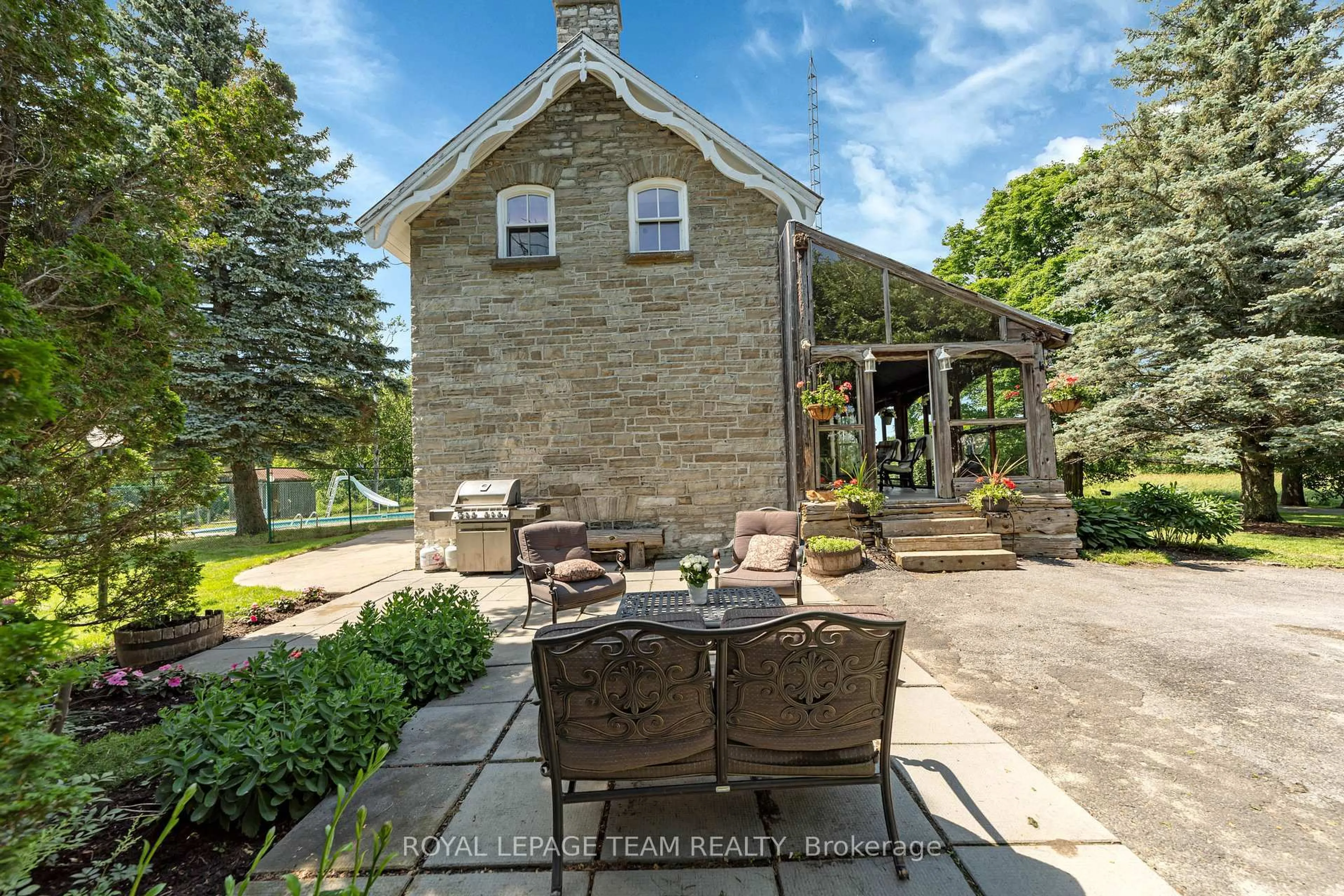 Patio, street for 8202 Flewellyn Rd, Ashton Ontario K0A 1B0