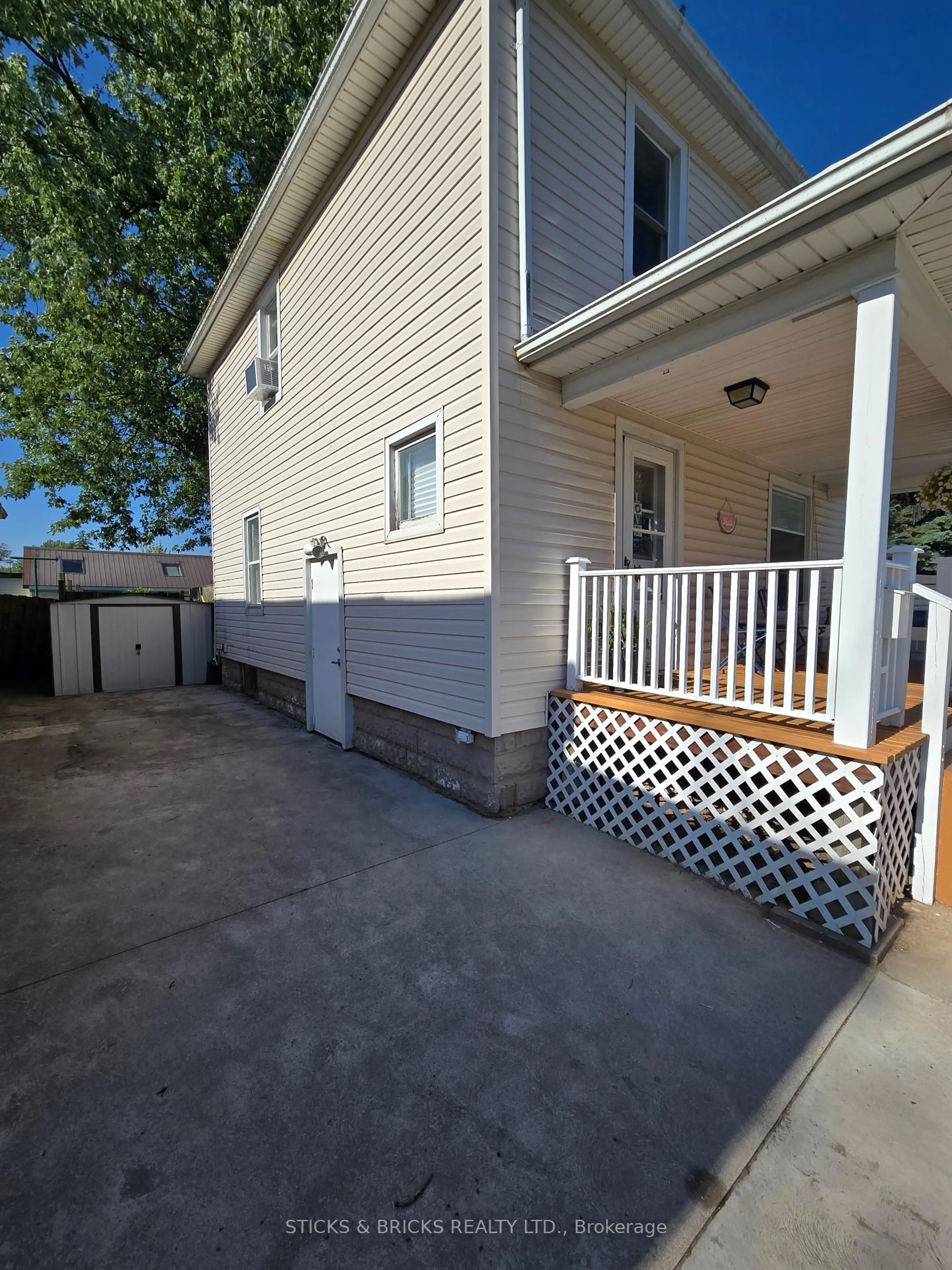 Unknown for 30 Margaret St, Welland Ontario L3C 3Z7