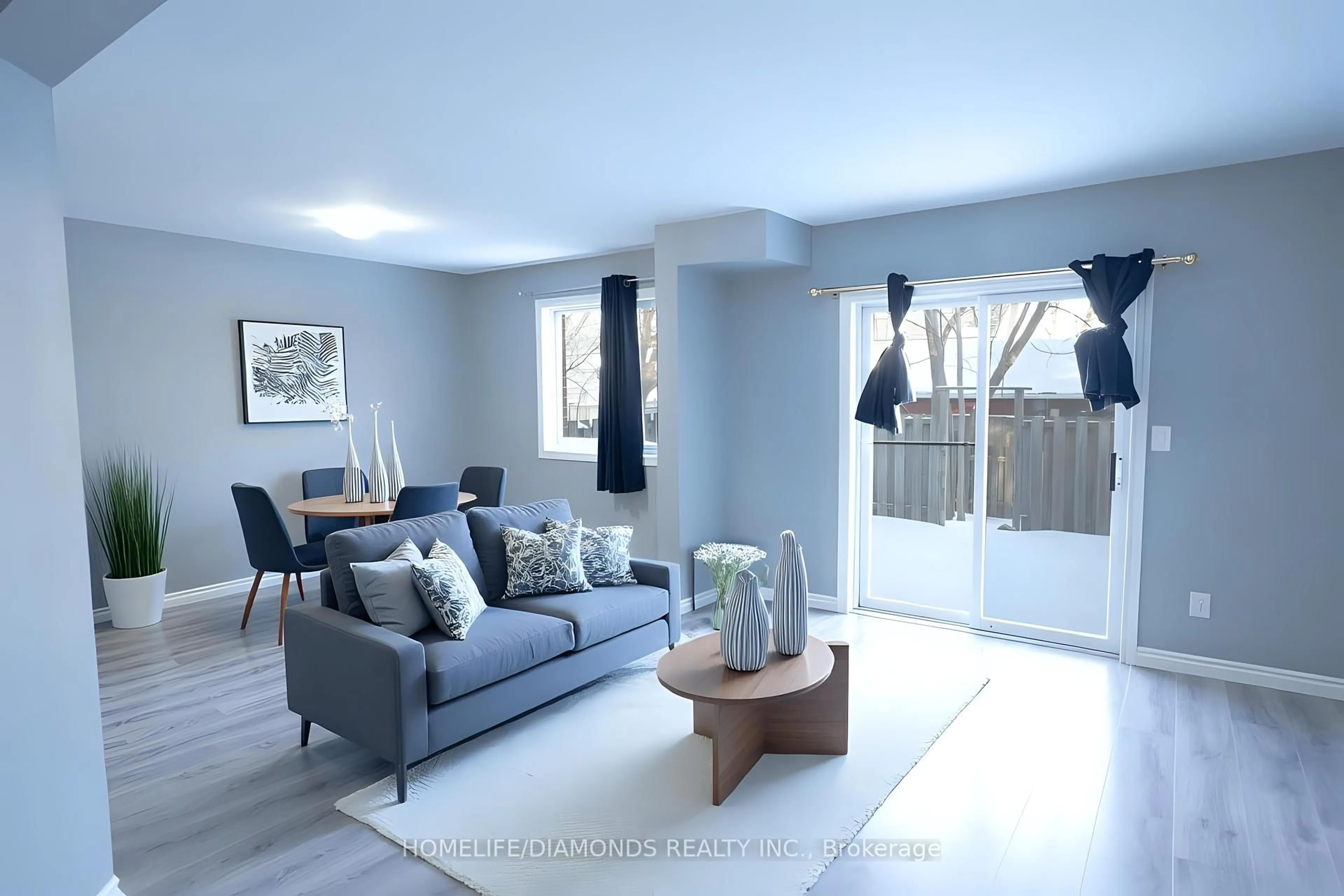 Living room with furniture, unknown for 32 NELSON Tr, Welland Ontario L3C 3V4