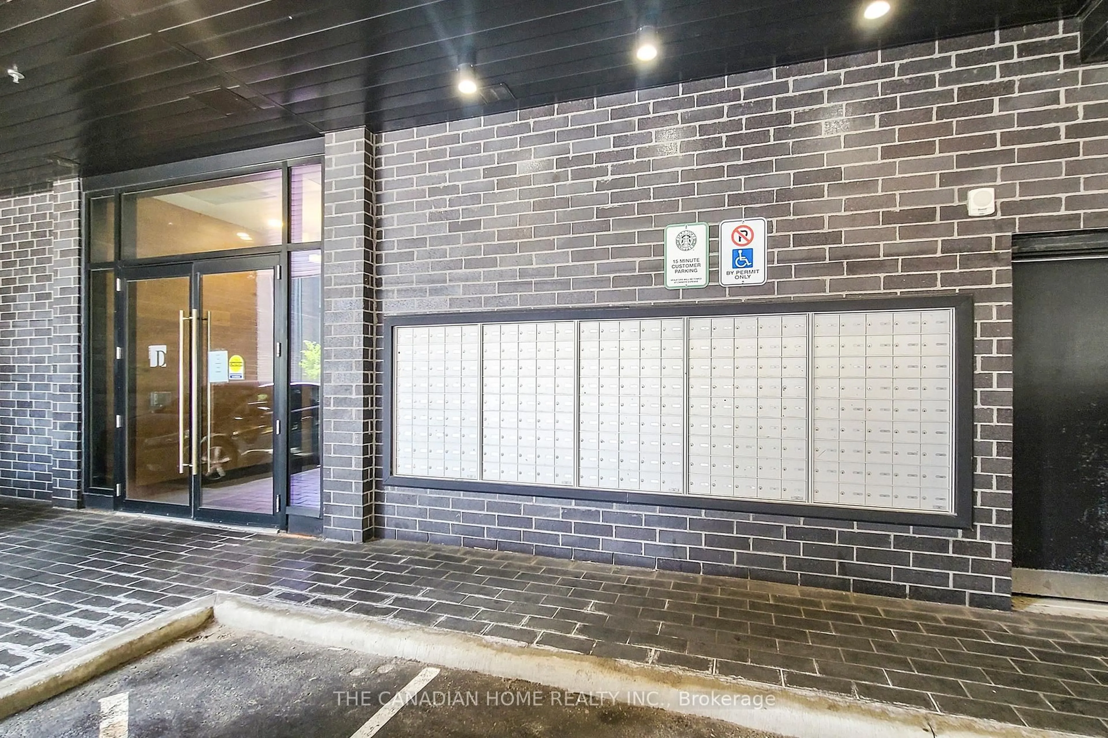 Indoor foyer for 145 COLUMBIA St #909, Waterloo Ontario N2L 0K7