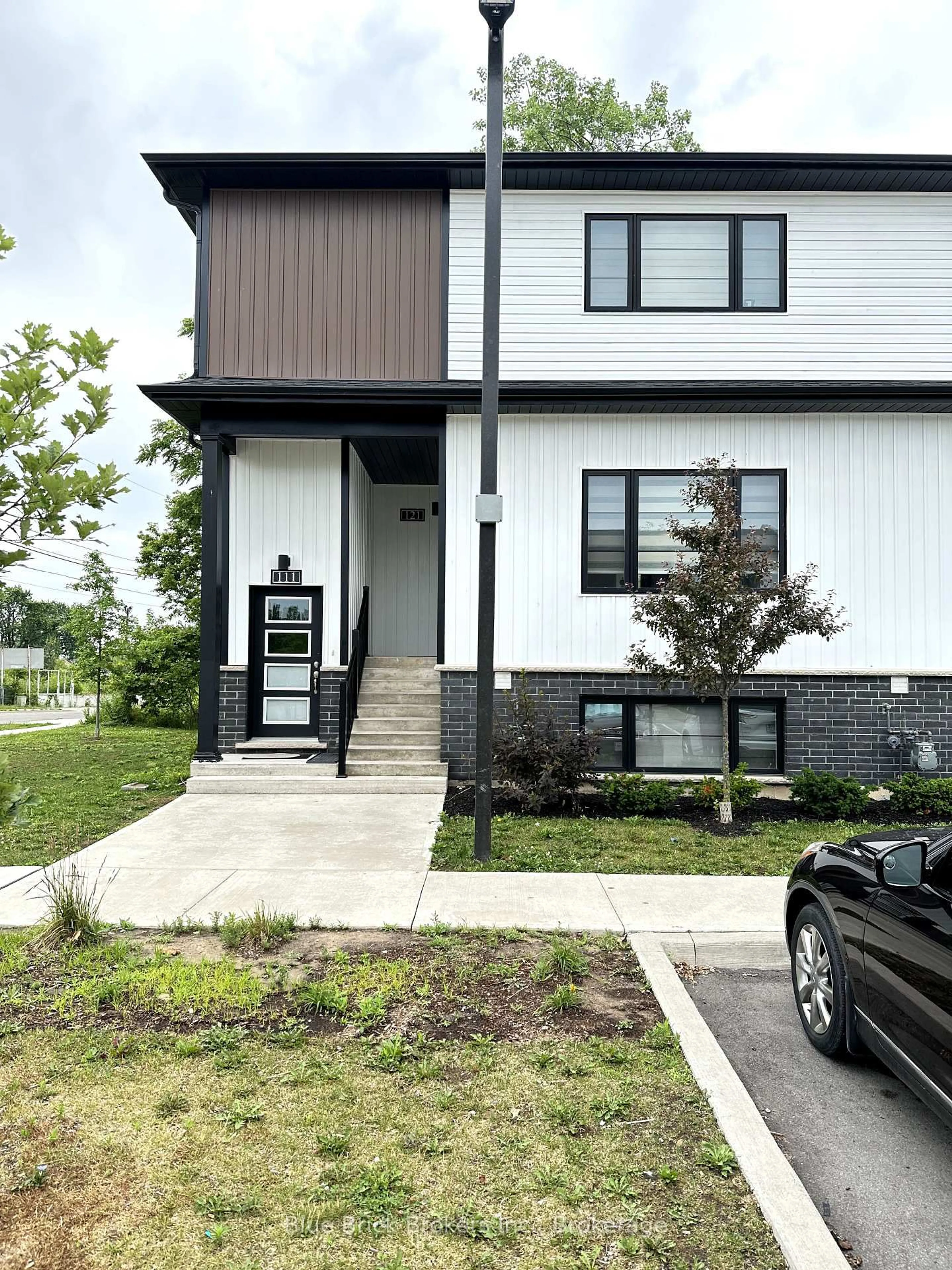 Home with vinyl exterior material, street for 4263 Fourth Ave #121, Niagara Falls Ontario L2E 0C2