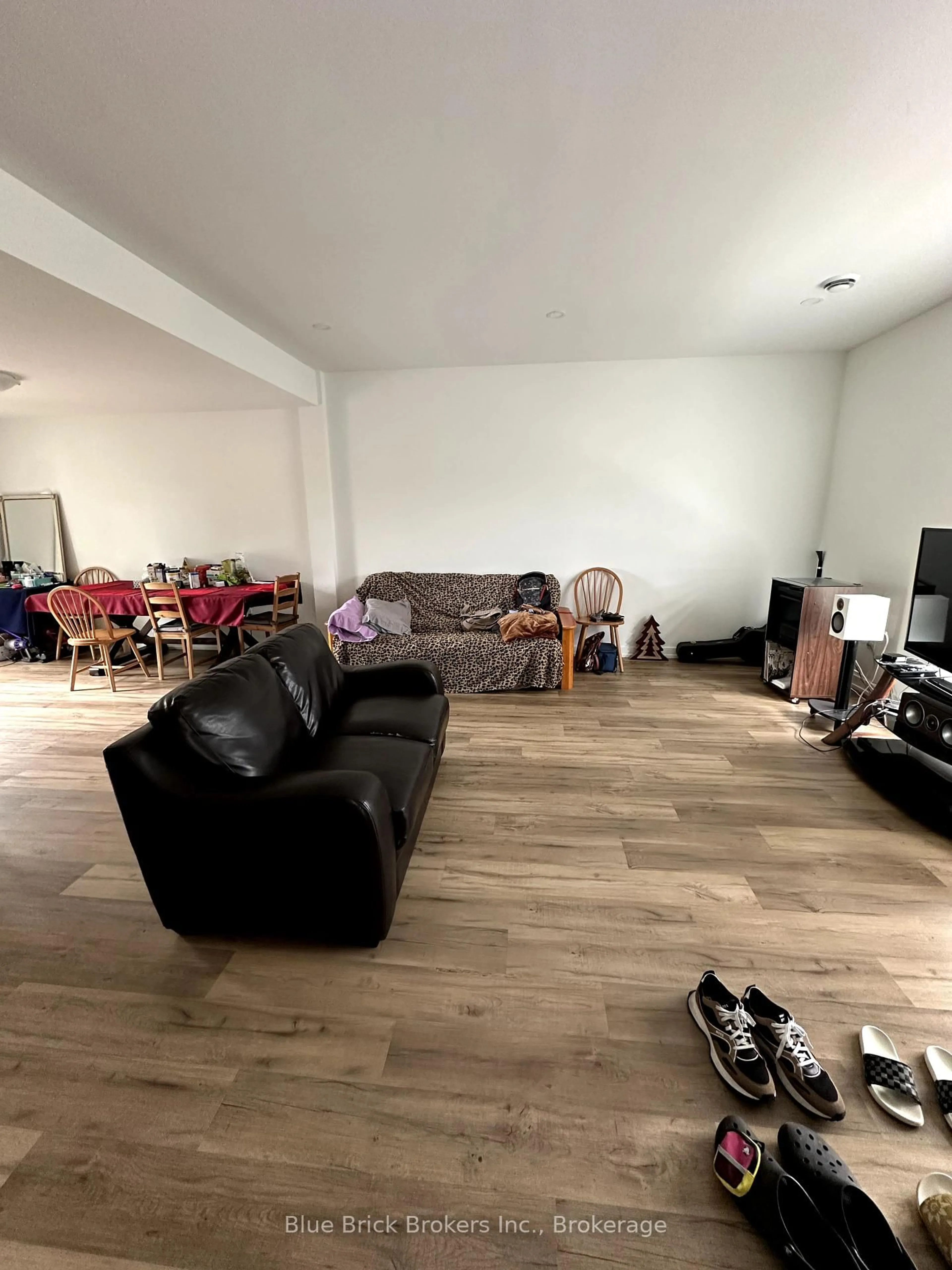 A pic of a room for 4263 Fourth Ave #121, Niagara Falls Ontario L2E 0C2