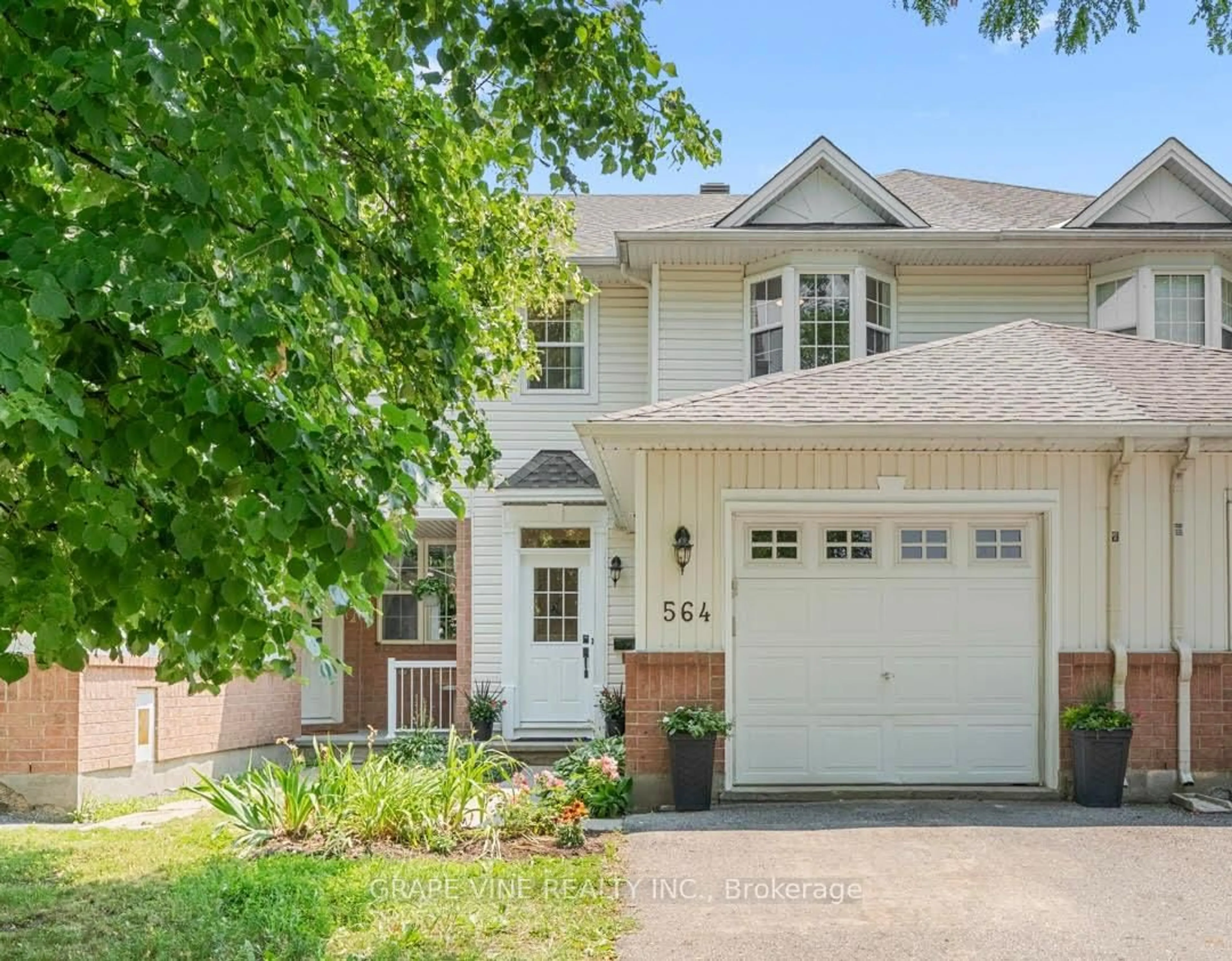 Home with brick exterior material, street for 564 Aberfoyle Circ, Ottawa Ontario K2K 3R3