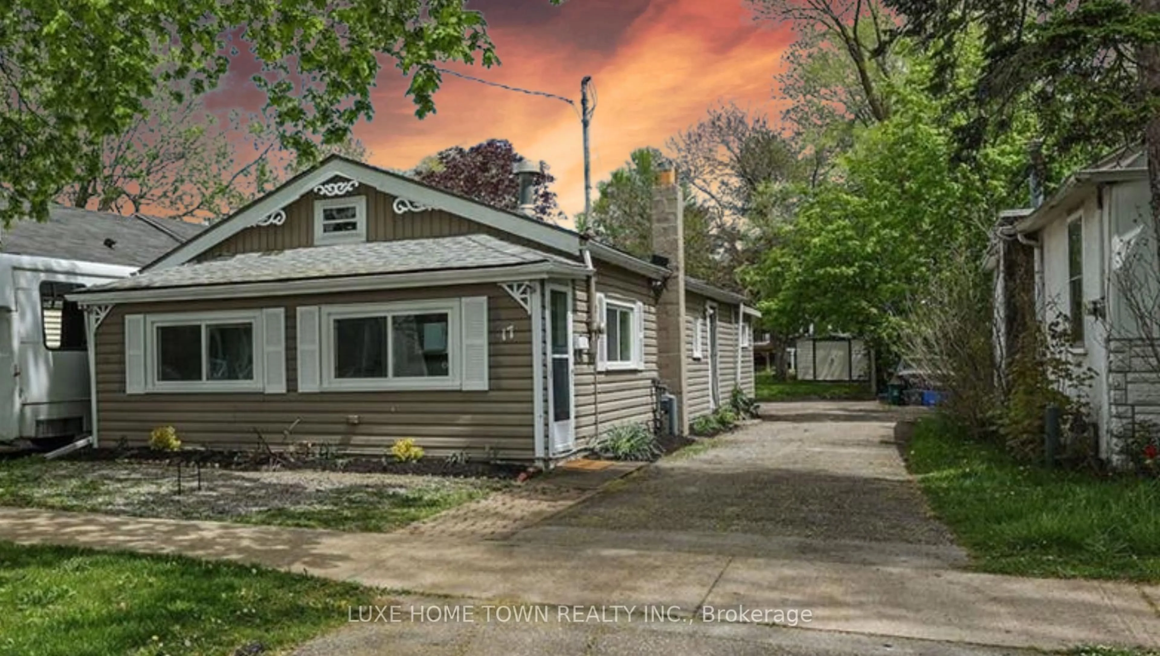 Unknown for 17 CHURCHILL St, St. Catharines Ontario L2S 2P3