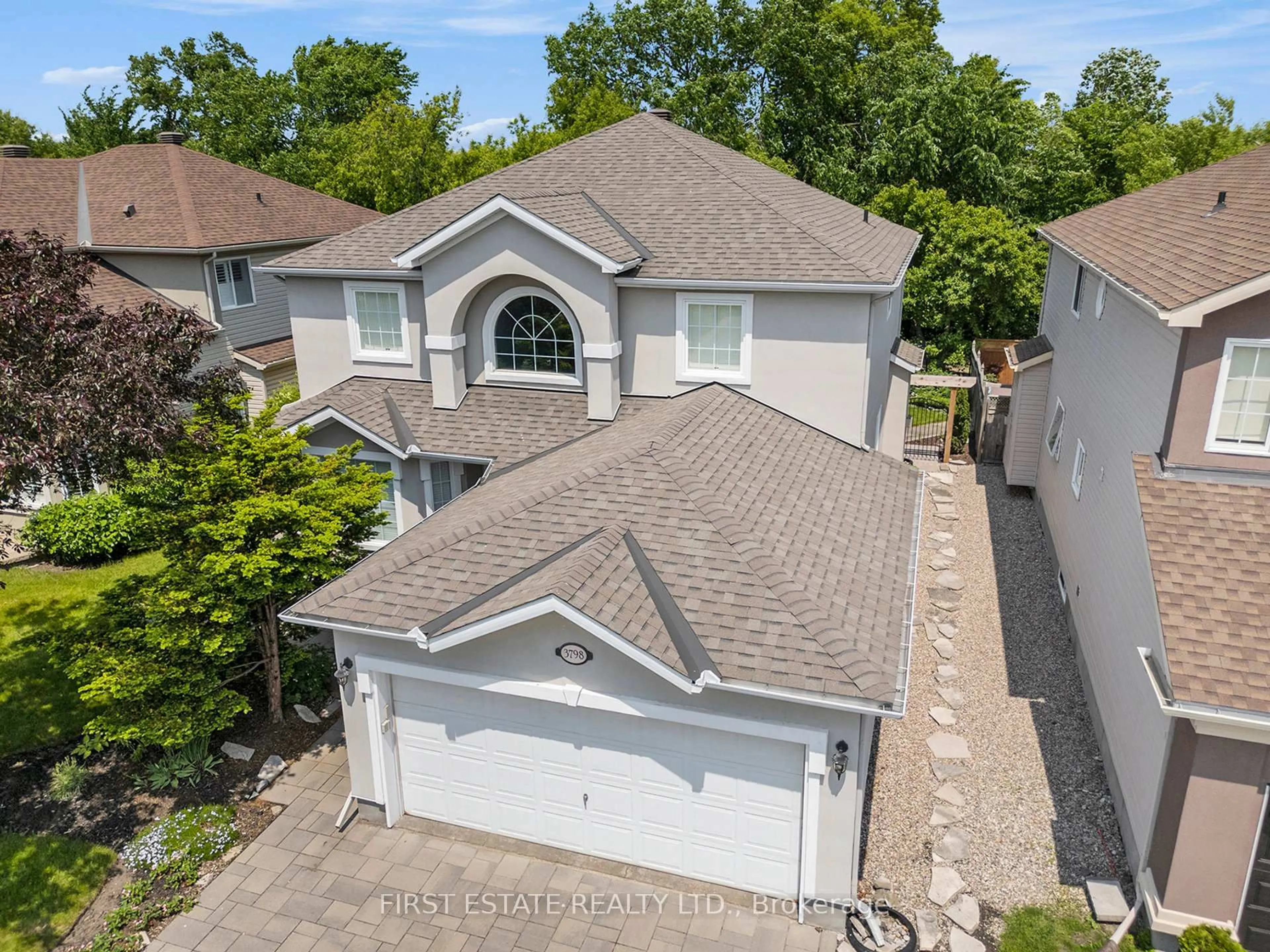 A pic from outside/outdoor area/front of a property/back of a property/a pic from drone, street for 3798 Marble Canyon Cres, Ottawa Ontario K1V 1P9