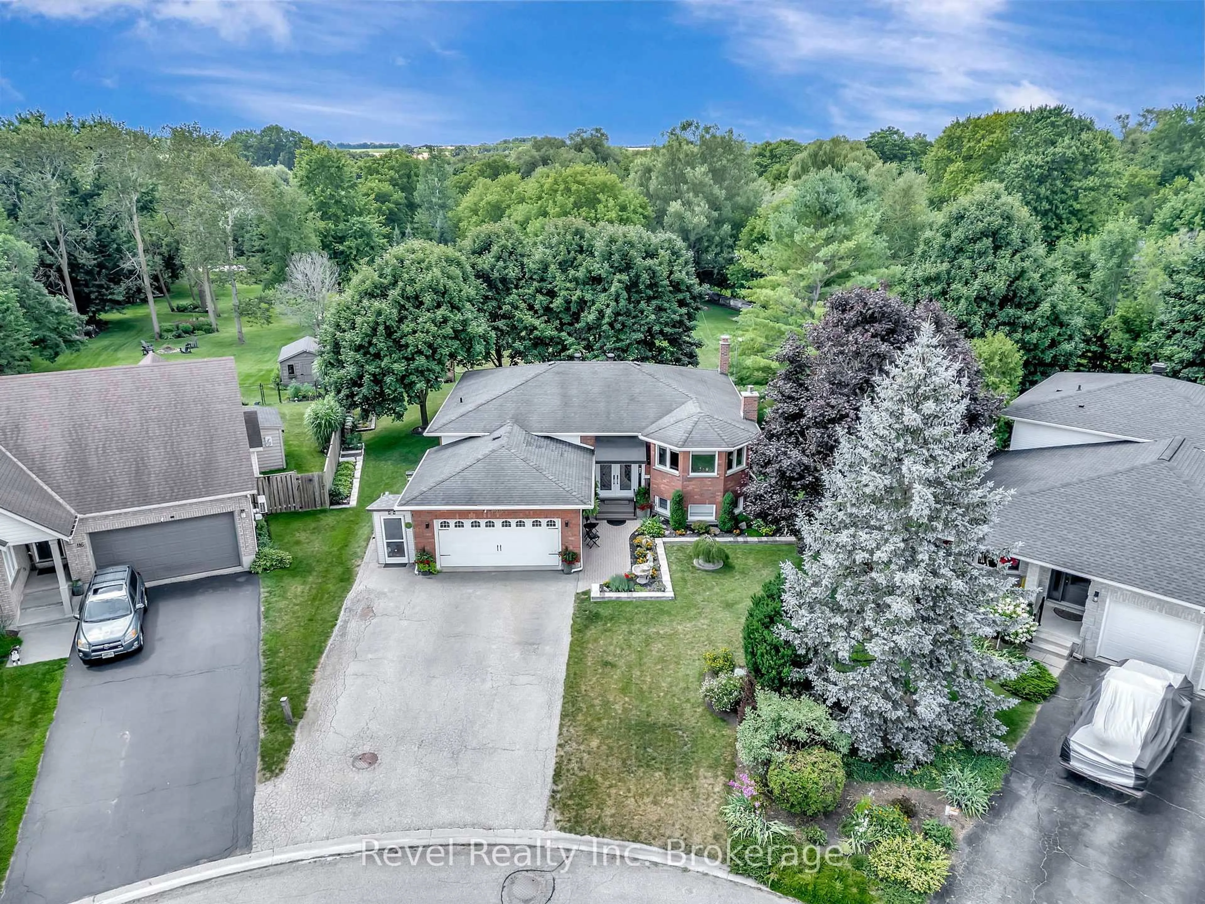 A pic from outside/outdoor area/front of a property/back of a property/a pic from drone, street for 120 Fennel St, Blandford-Blenheim Ontario N0J 1S0