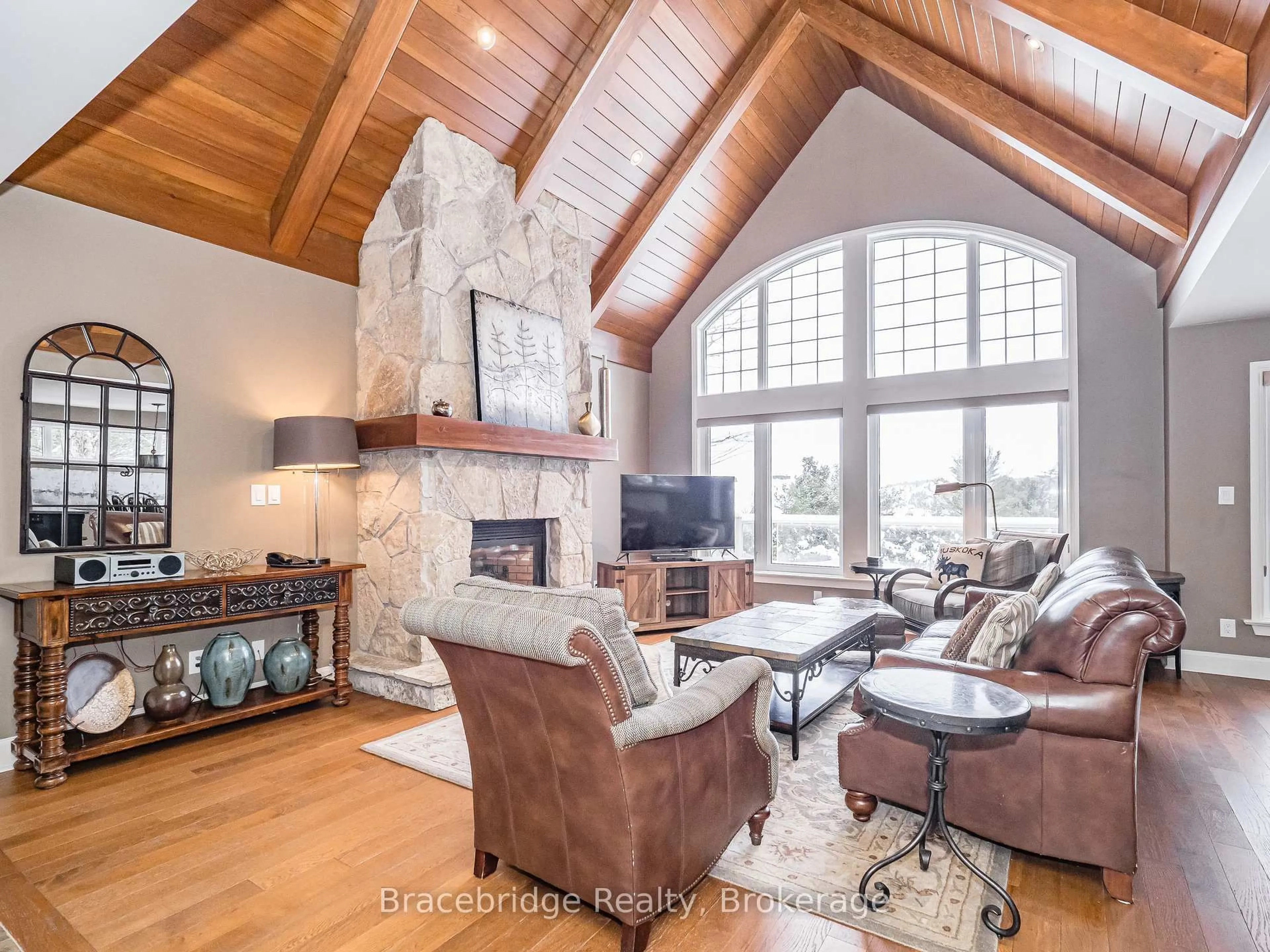 Living room with furniture, unknown for 3876 Muskoka Rd 118 W Highway #Belmont Week 10, Muskoka Lakes Ontario P0B 1J0