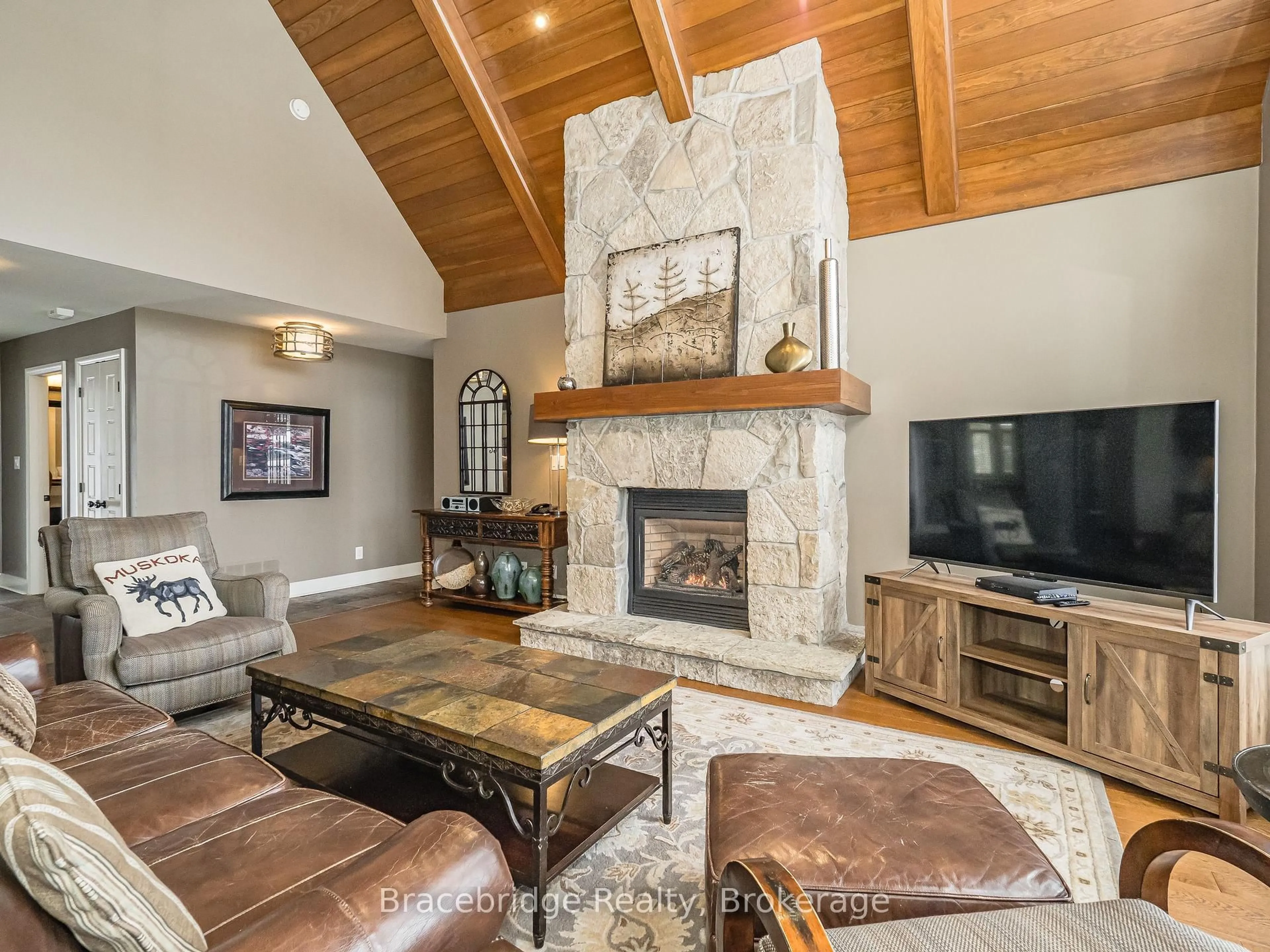 Living room with furniture, unknown for 3876 Muskoka Rd 118 W Highway #Belmont Week 10, Muskoka Lakes Ontario P0B 1J0