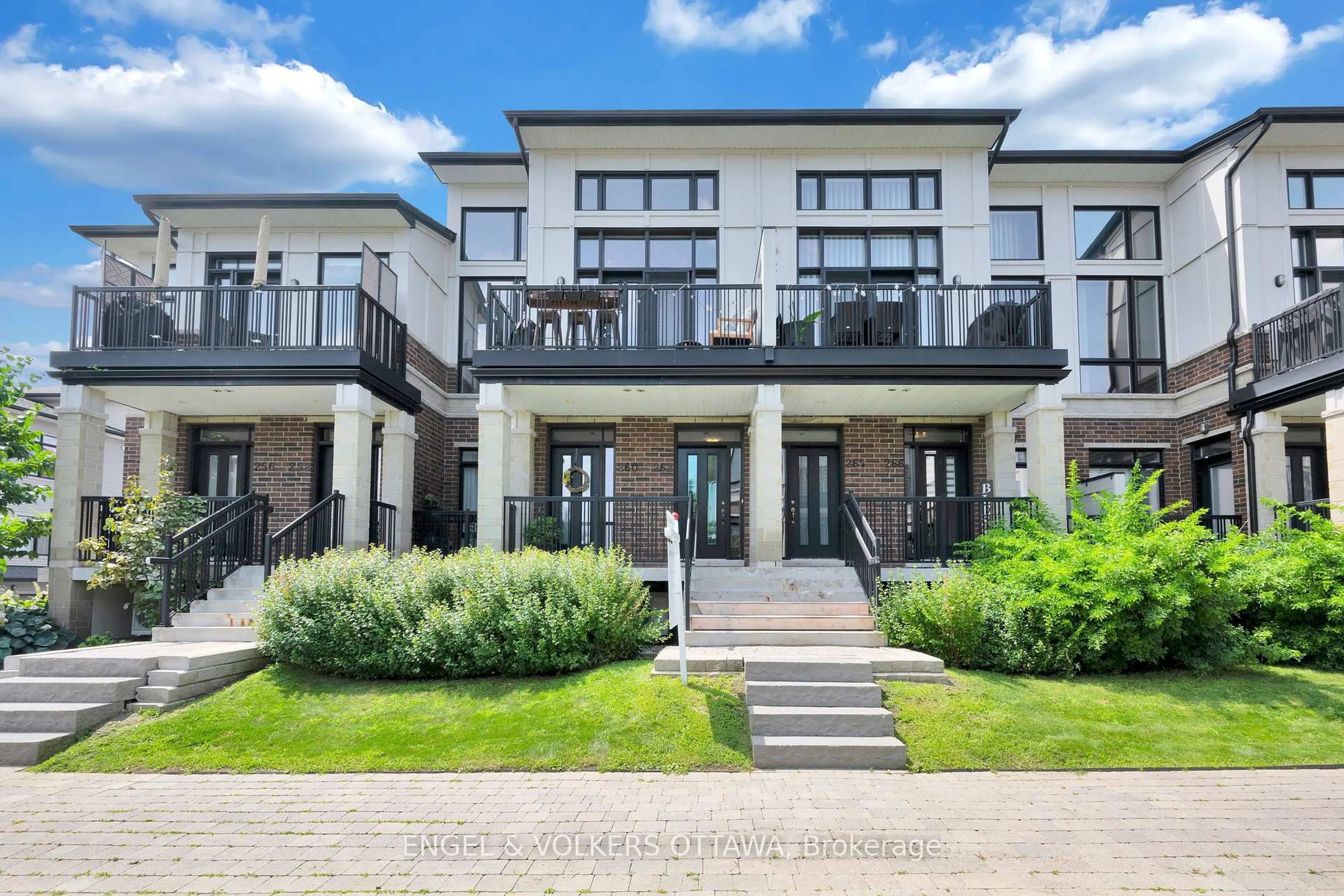 Unknown for 262 Pembina Private, Ottawa Ontario K4M 0E2