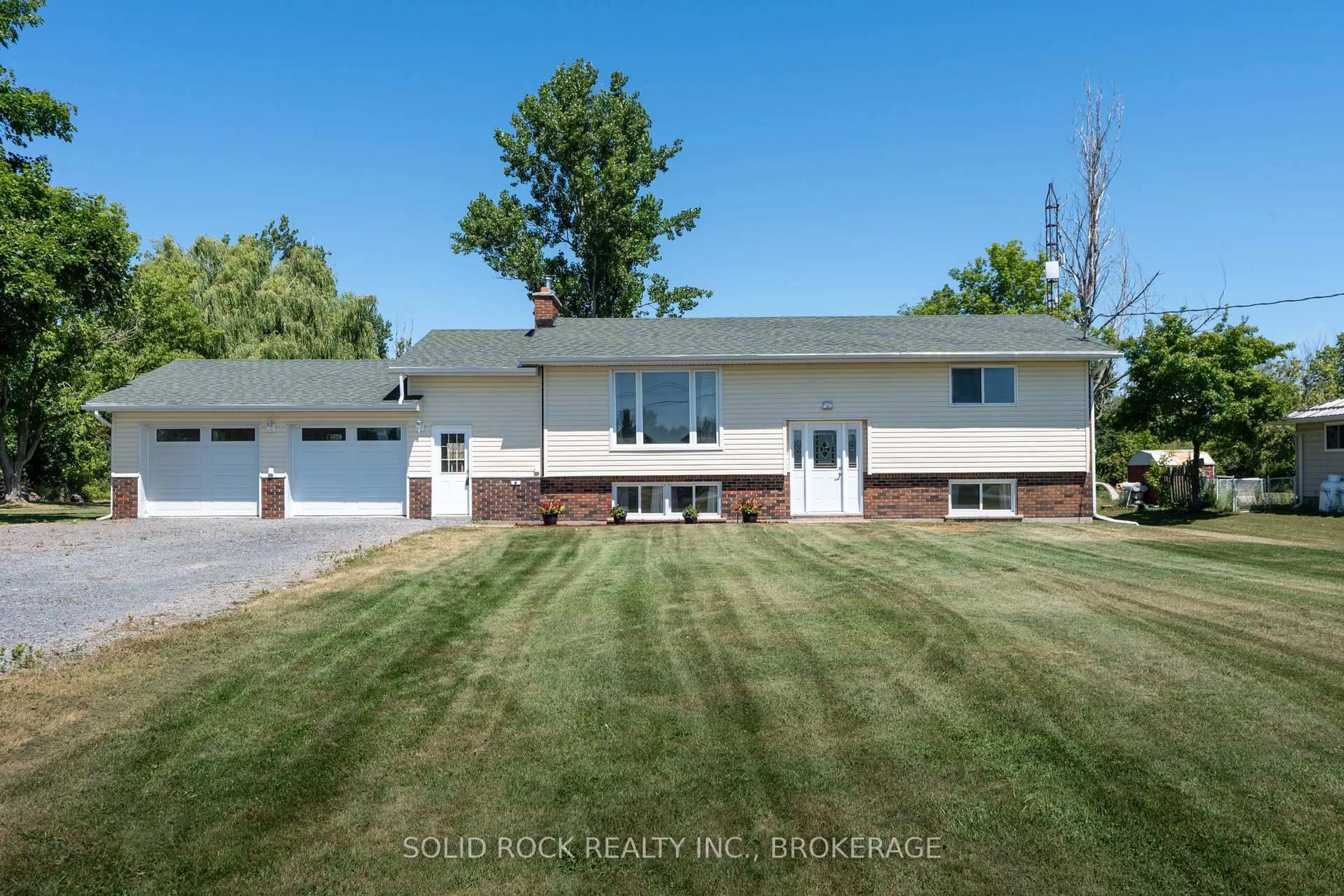 A pic from outside/outdoor area/front of a property/back of a property/a pic from drone, unknown for 70 Haig Rd, Front of Leeds & Seeleys Bay Ontario K7G 2V4