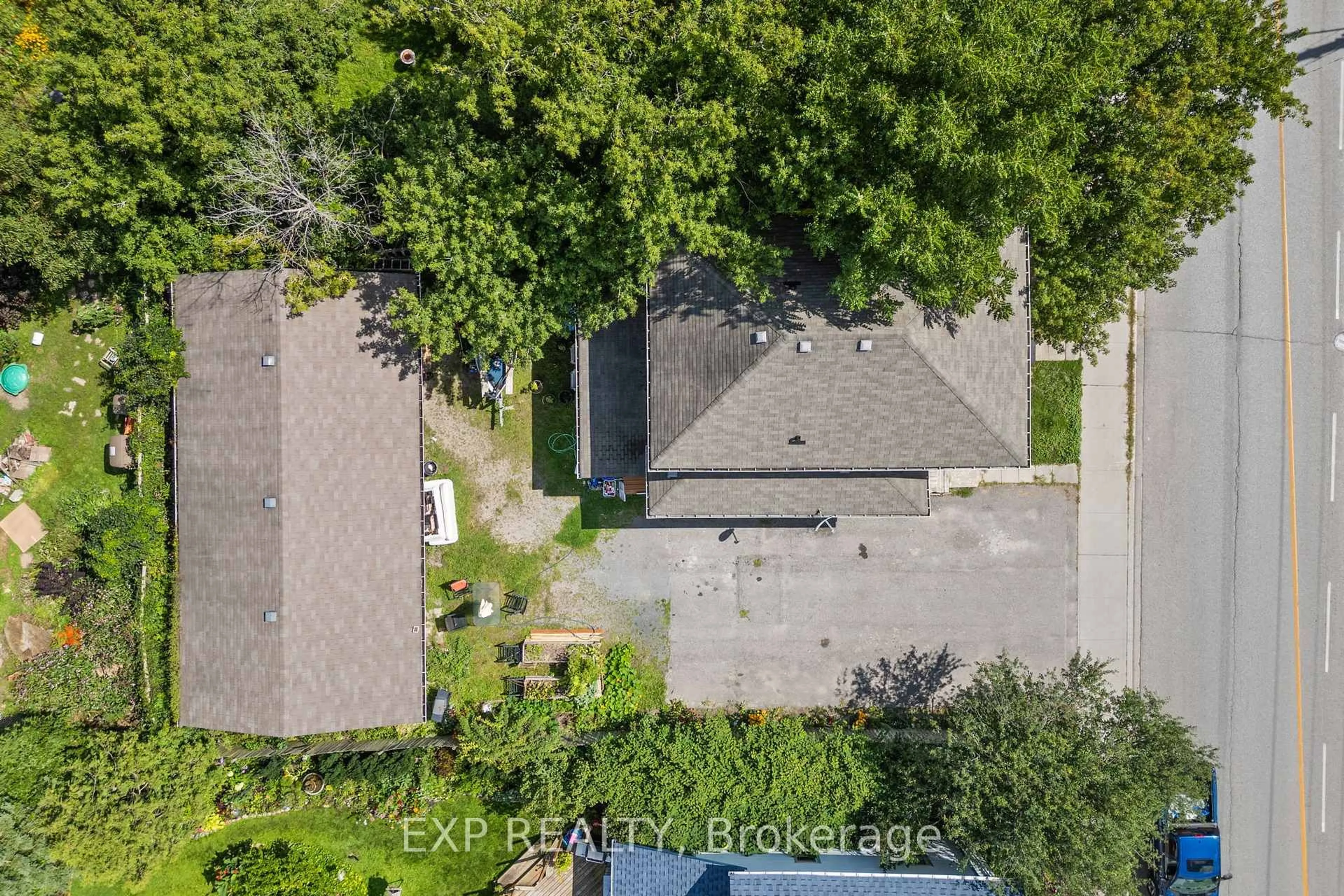 A pic from outside/outdoor area/front of a property/back of a property/a pic from drone, street for 4 Mary St, Kawartha Lakes Ontario K9V 2N4