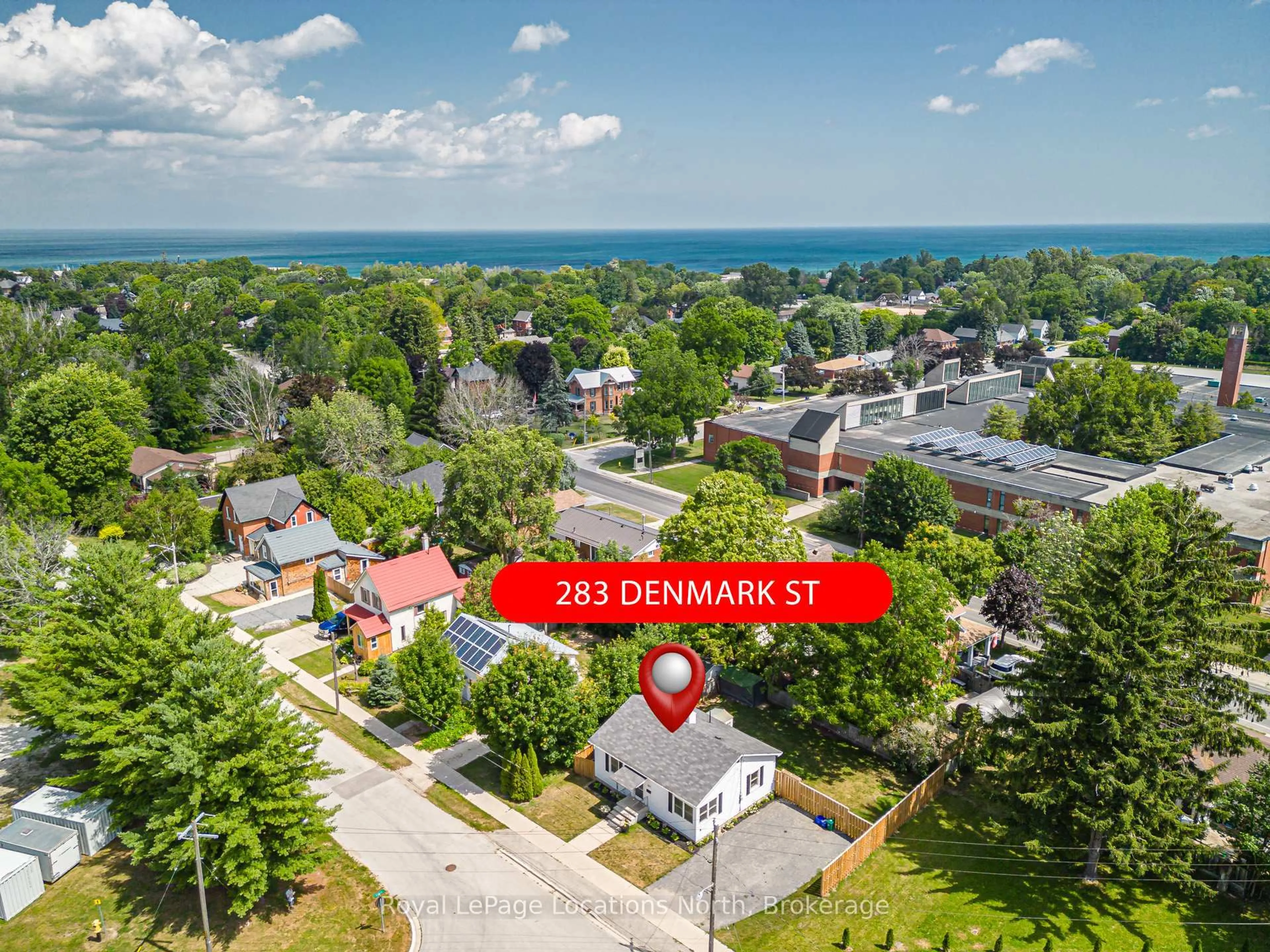 A pic from outside/outdoor area/front of a property/back of a property/a pic from drone, street for 283 Denmark St, Meaford Ontario N4L 1C2