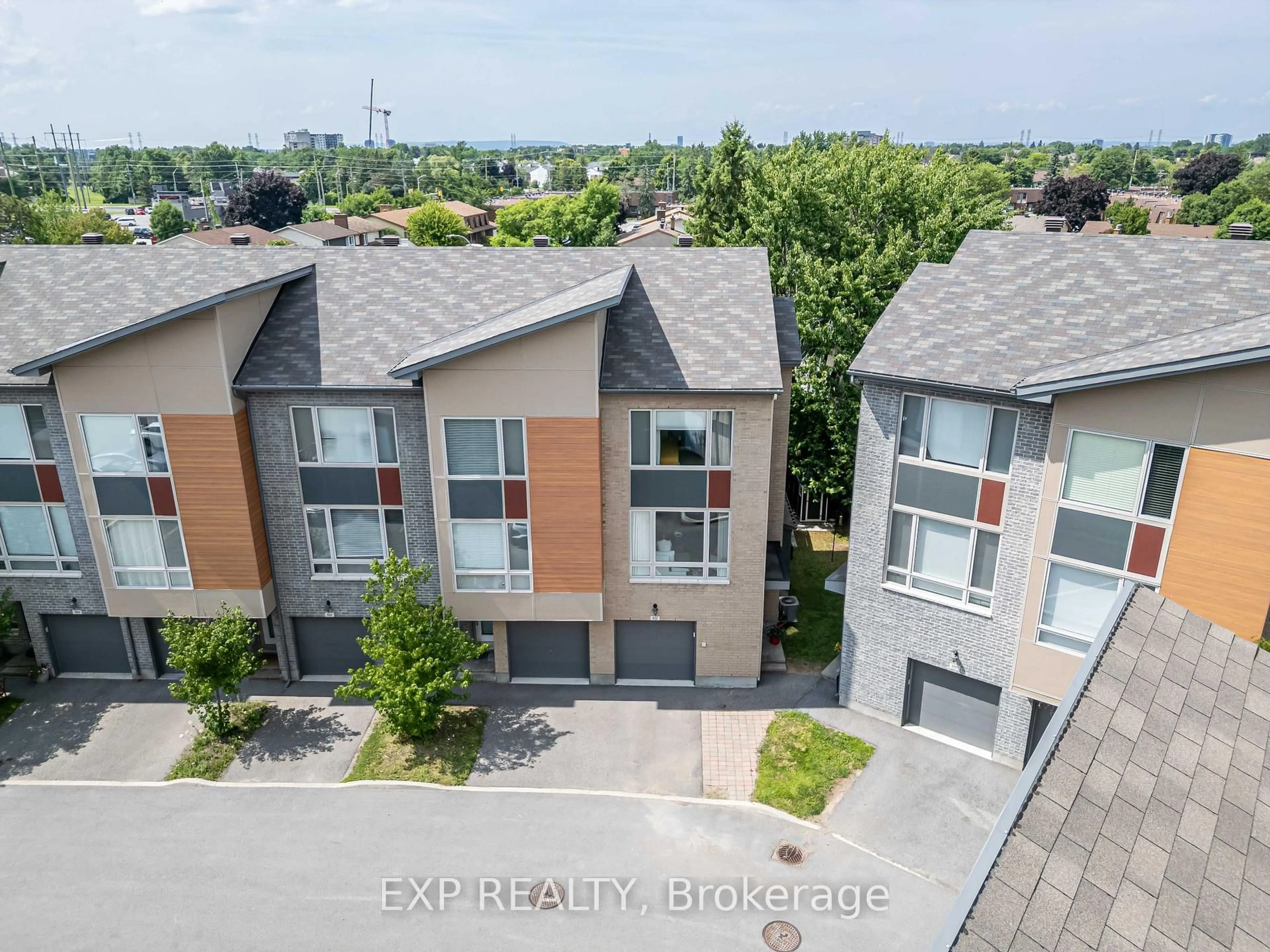 A pic from outside/outdoor area/front of a property/back of a property/a pic from drone, unknown for 612 Terravita Private, Ottawa Ontario K1V 0T6