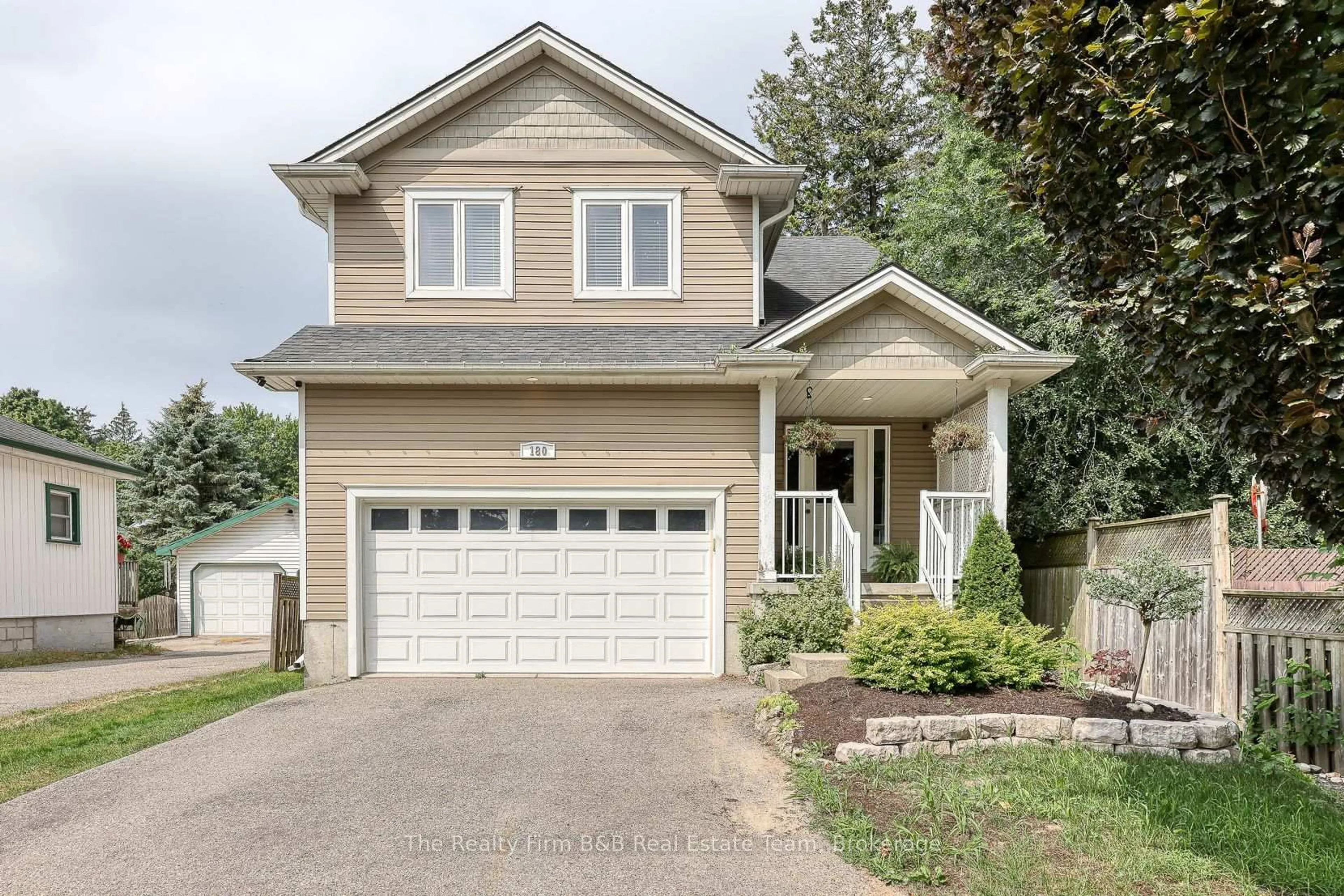 Home with vinyl exterior material, street for 180 Butler St, Woodstock Ontario N4S 2B8