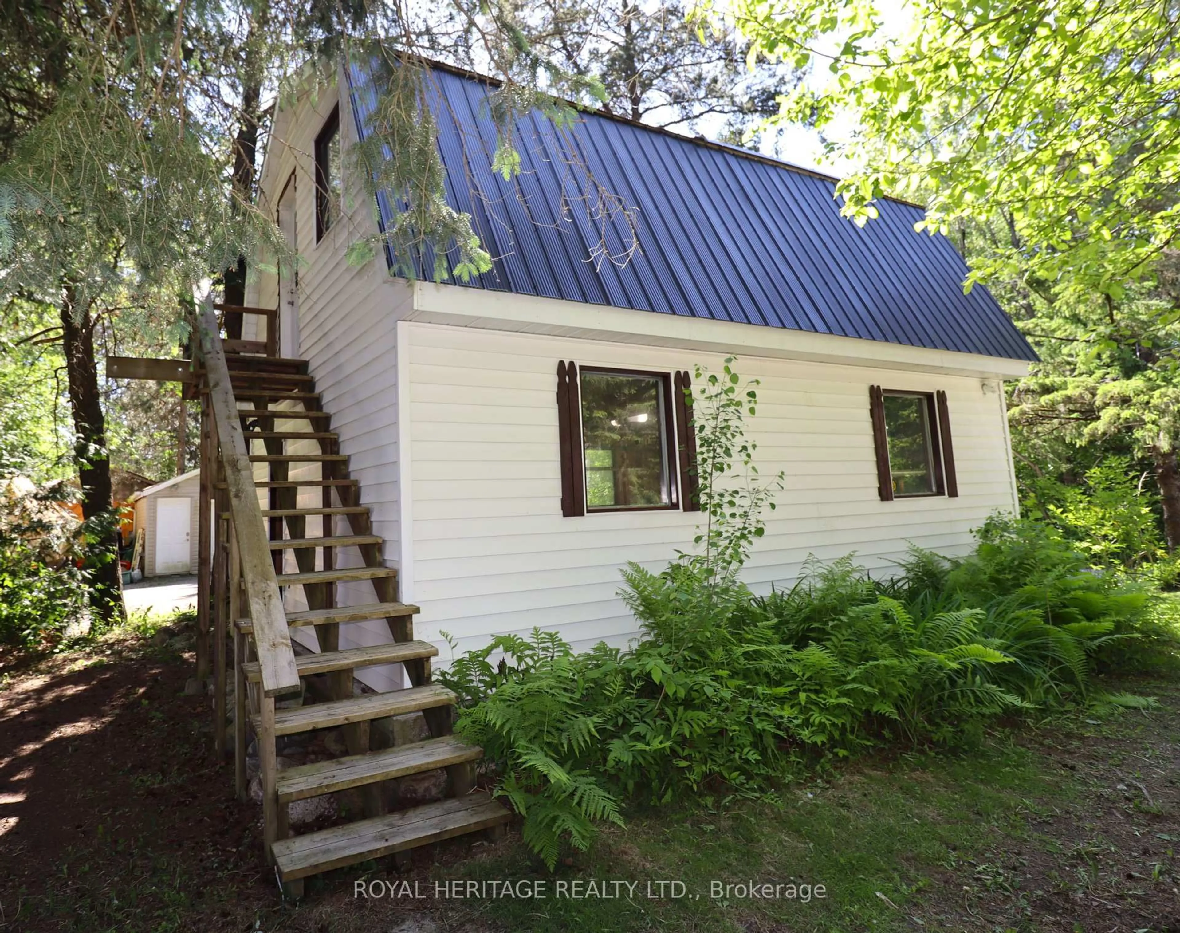 Home with vinyl exterior material, building for 3 Basswood Dr, Kawartha Lakes Ontario K0M 1C0