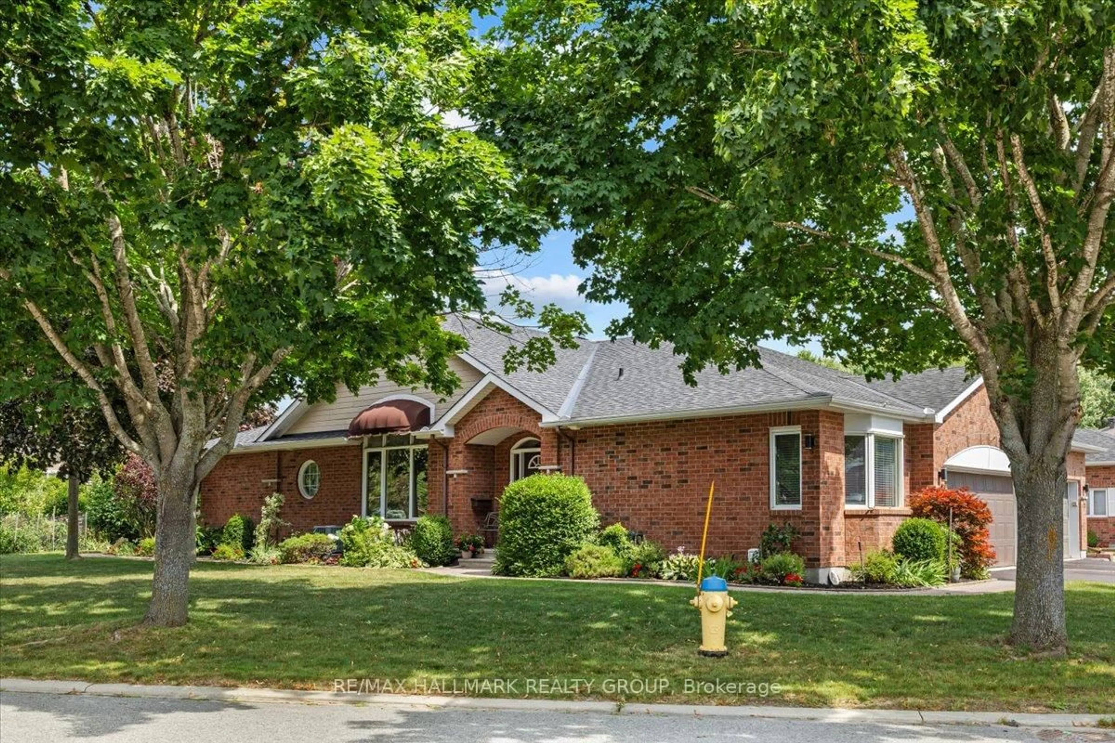 Home with brick exterior material, street for 50 Kingbird Crt, Ottawa Ontario K2M 2X7