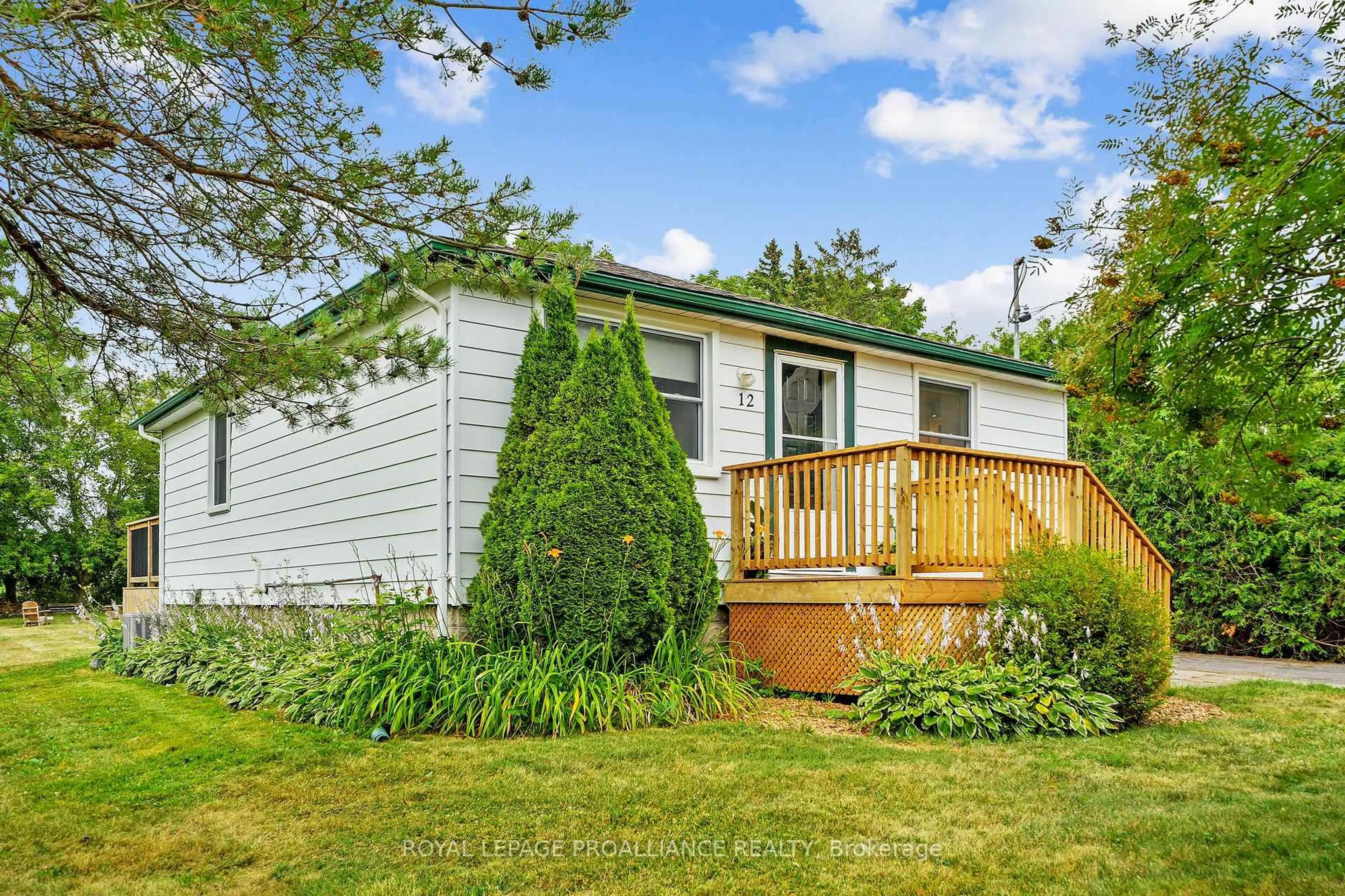 Home with vinyl exterior material, unknown for 12 Parliament St, Cramahe Ontario K0K 1S0