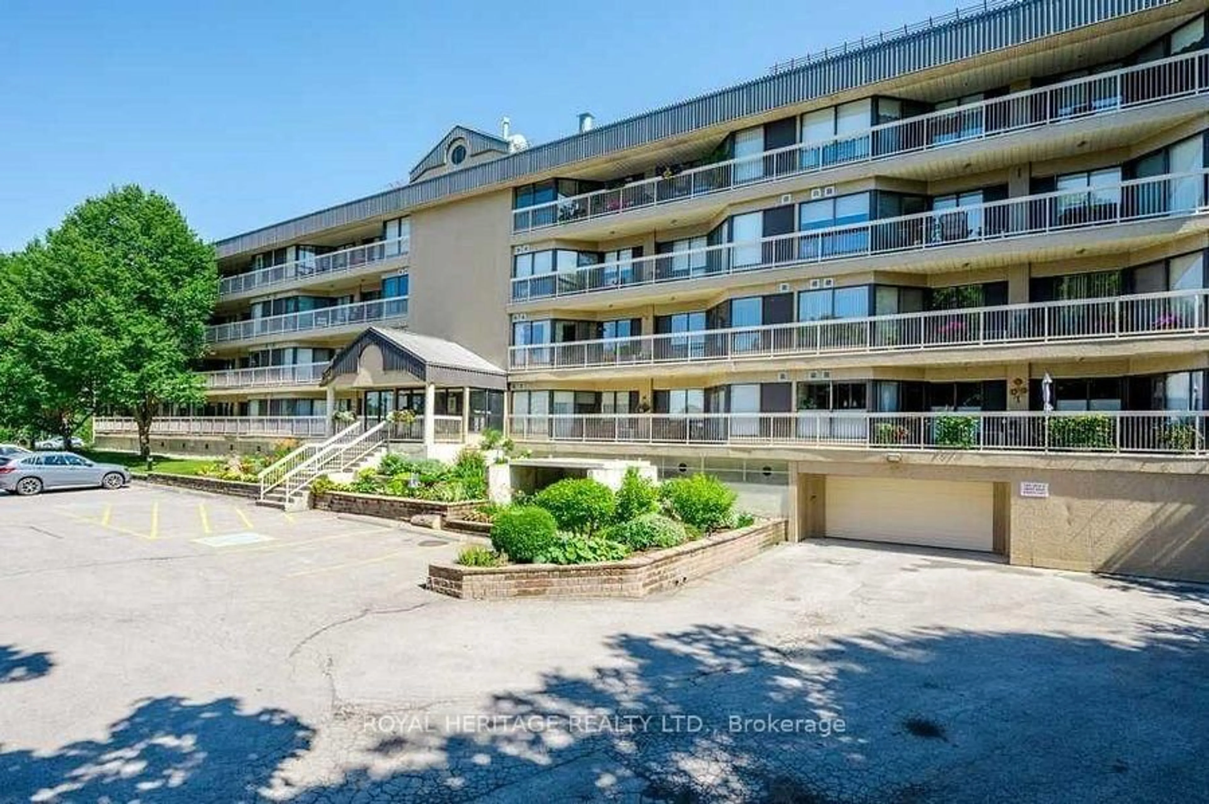 Patio, unknown for 40 Auburn St #211, Peterborough Ontario K9H 2G2