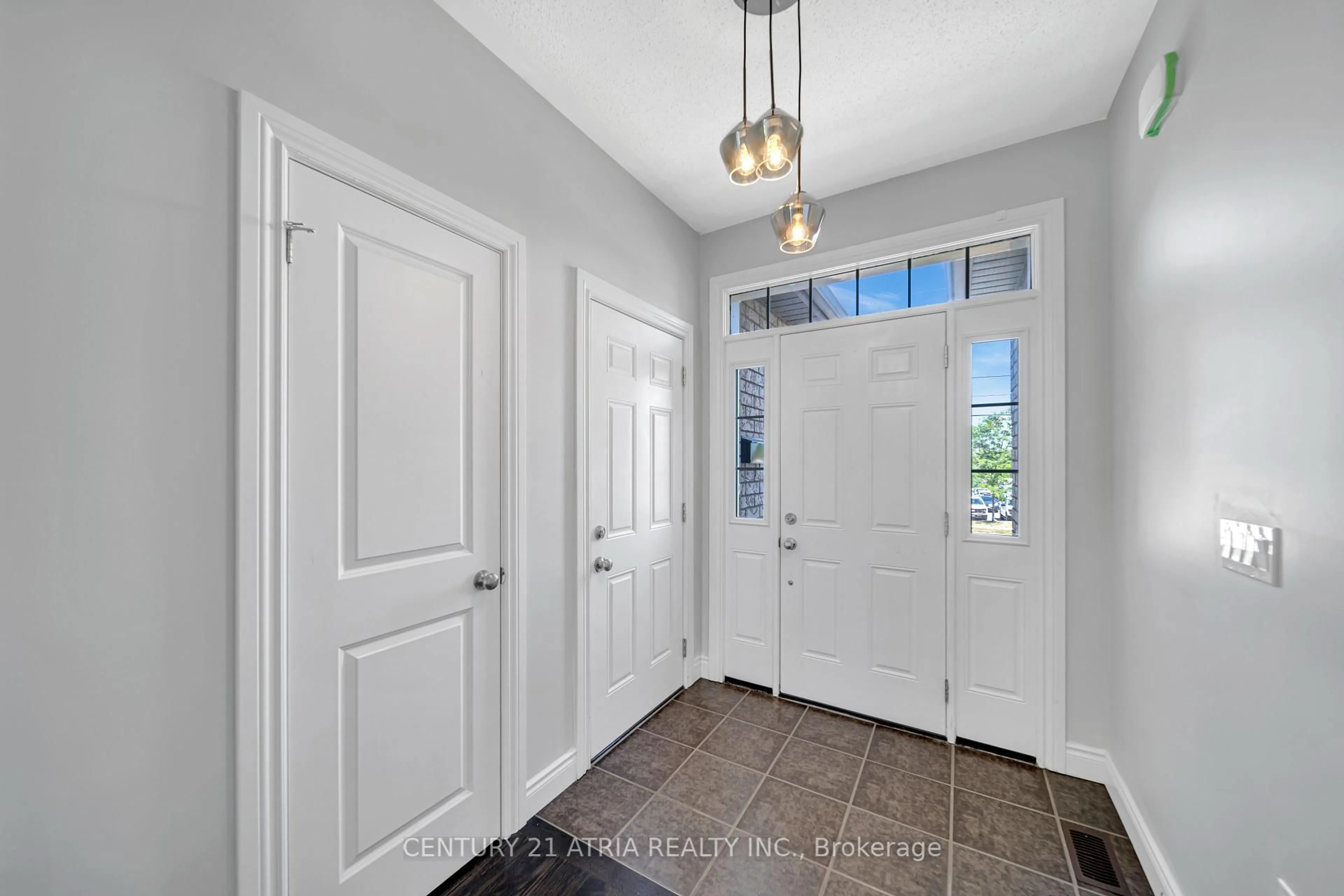 Indoor entryway for 793 Spillsbury Dr, Peterborough West Ontario K9K 1K9