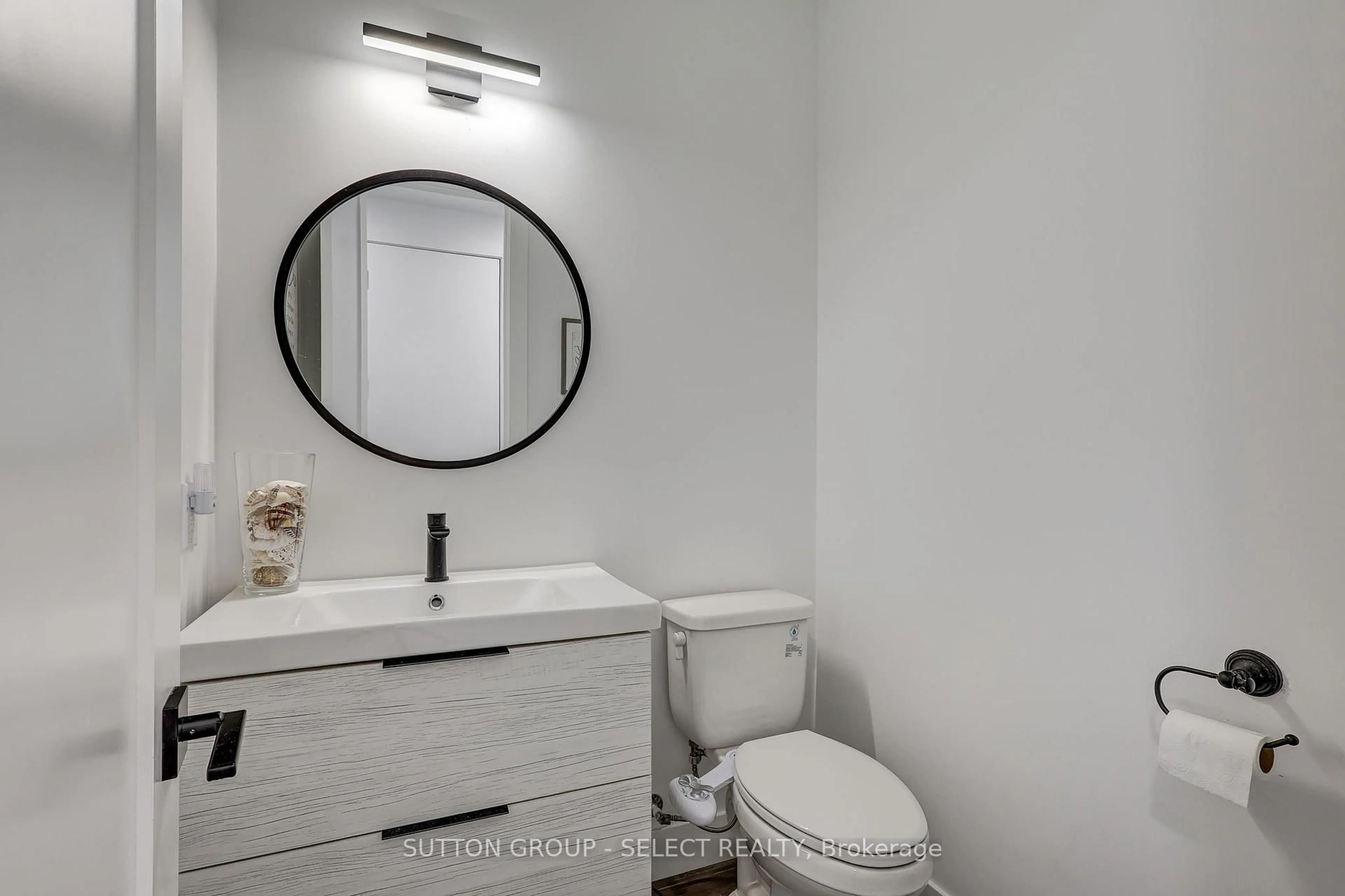 Standard bathroom, unknown for 144 Winlow Way, Middlesex Centre Ontario N0L 1R0