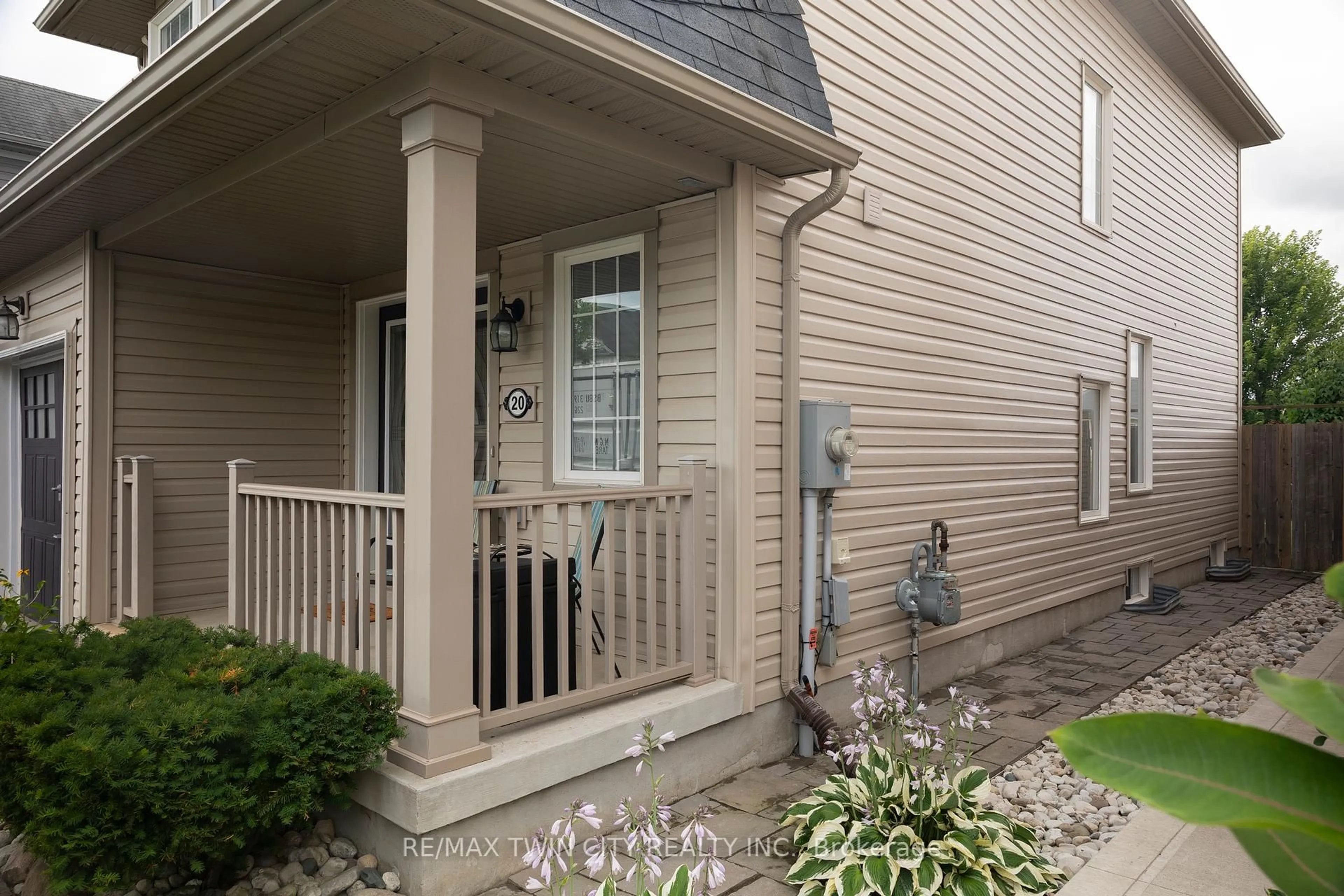 Unknown for 20 MERRITT Lane, Brantford Ontario N3T 0E8