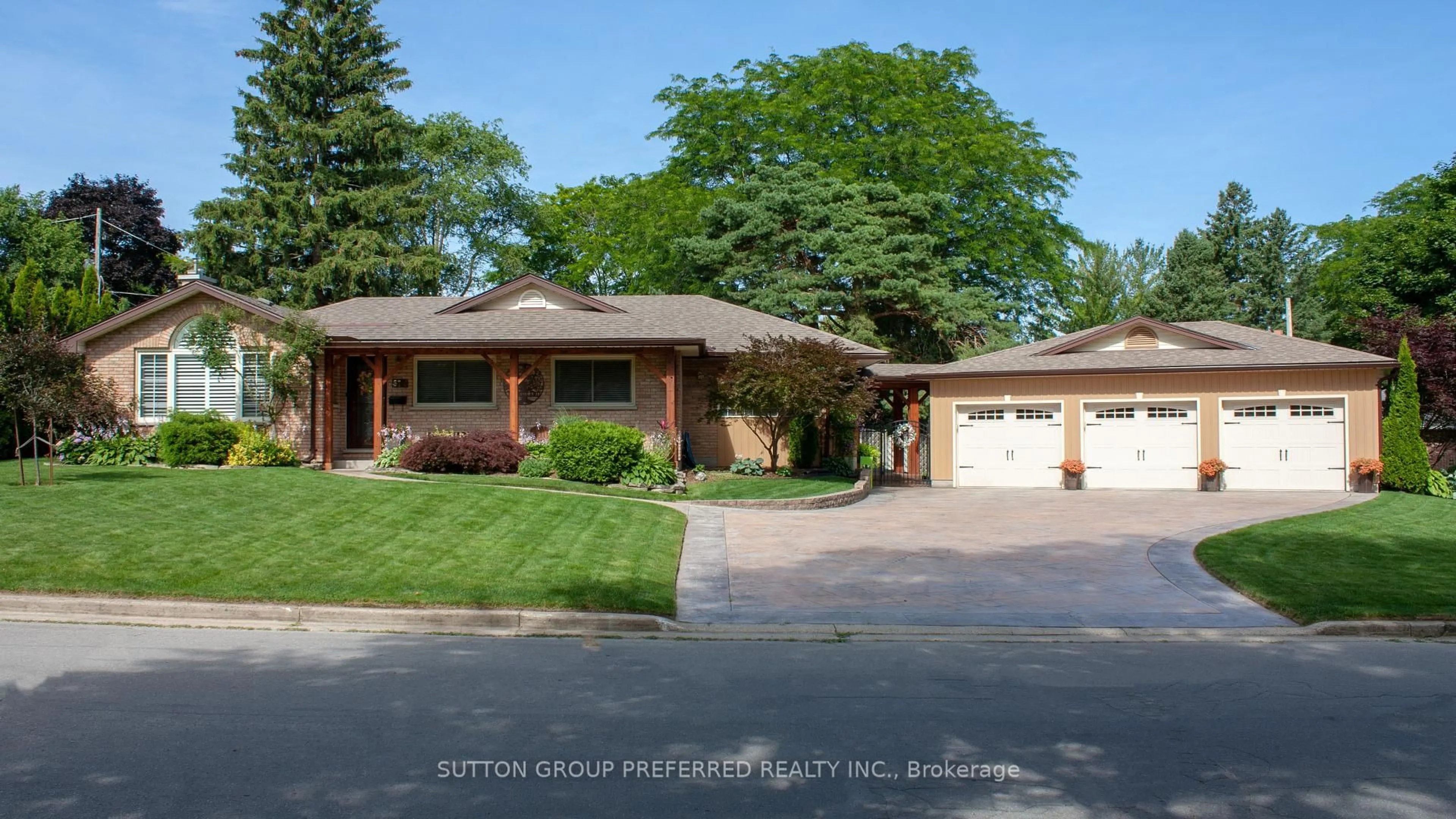 Home with brick exterior material, street for 373 Willard Cres, London South Ontario N6K 2H8