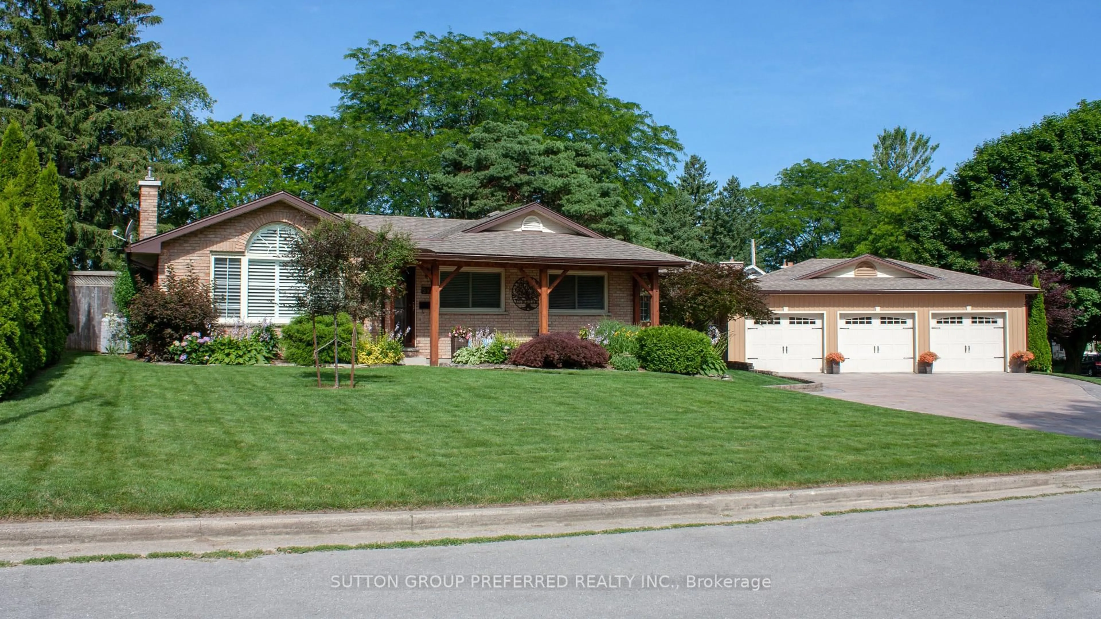 Home with brick exterior material, street for 373 Willard Cres, London South Ontario N6K 2H8