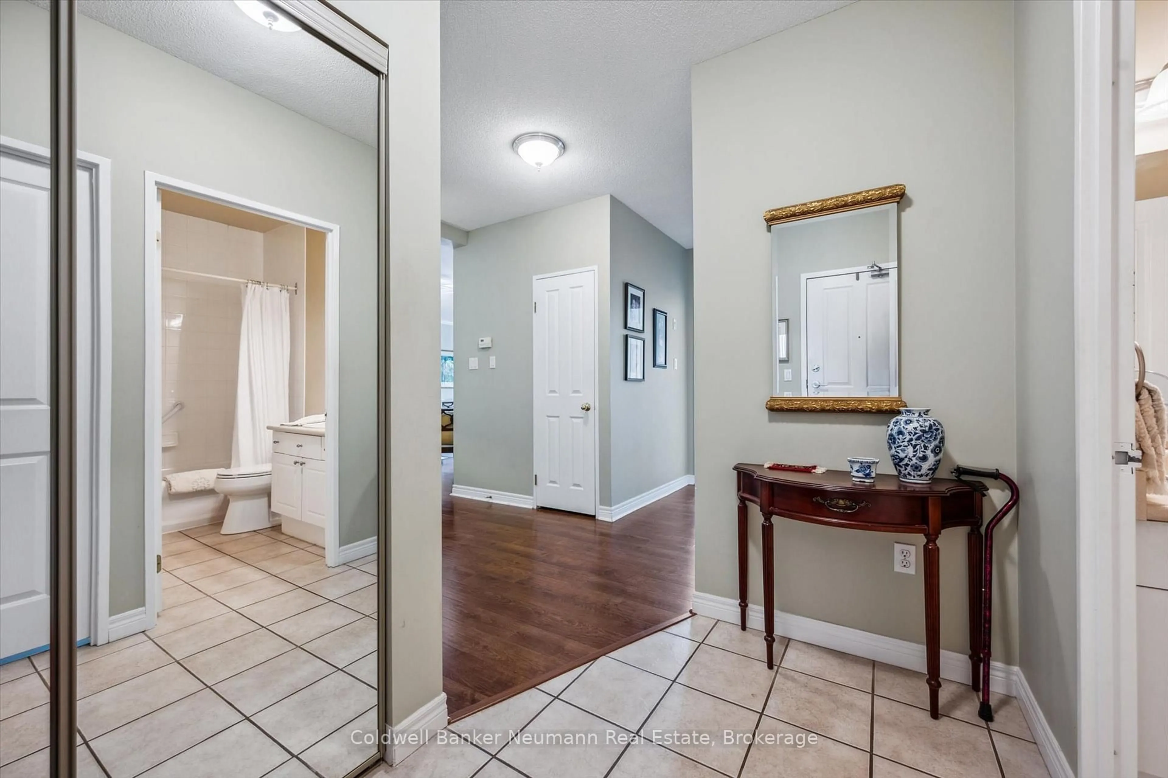Indoor entryway for 60 Wyndham St #206, Guelph Ontario N1E 7H7