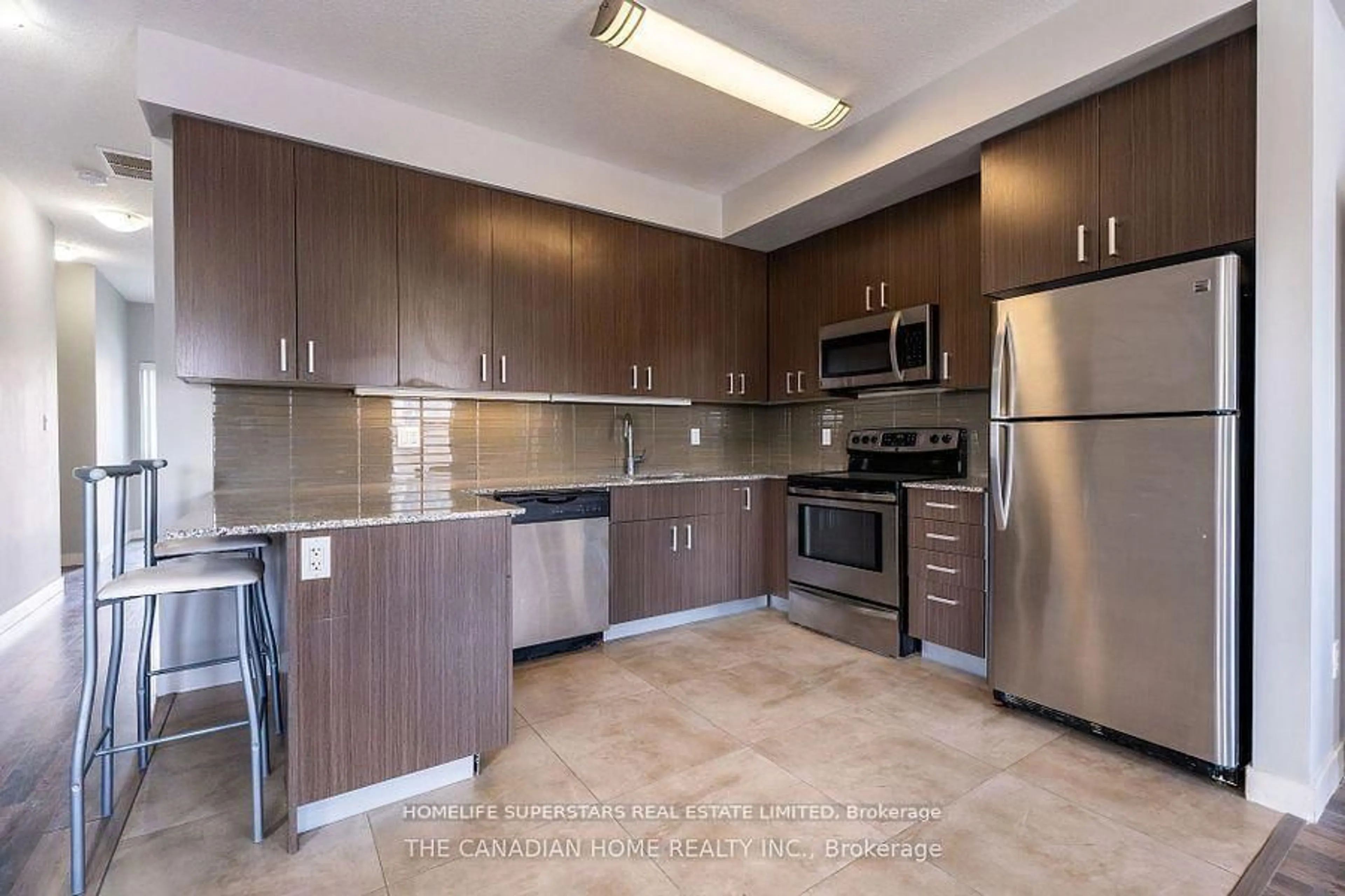 Standard kitchen, ceramic/tile floor for 62 Balsam St #T101, Waterloo Ontario N2L 3H2