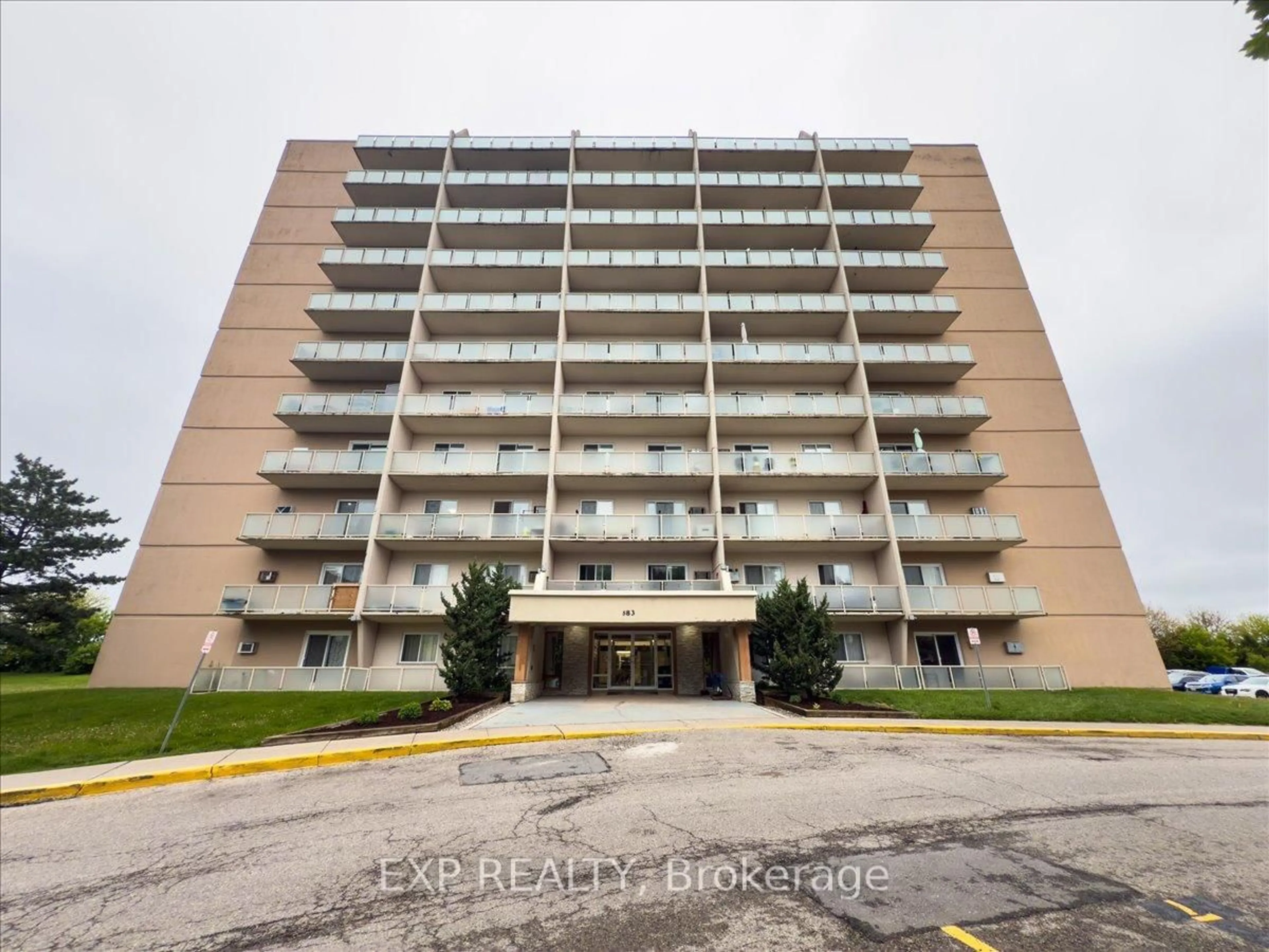 A pic from outside/outdoor area/front of a property/back of a property/a pic from drone, building for 583 Mornington Ave #811, London East Ontario N5Y 3E9