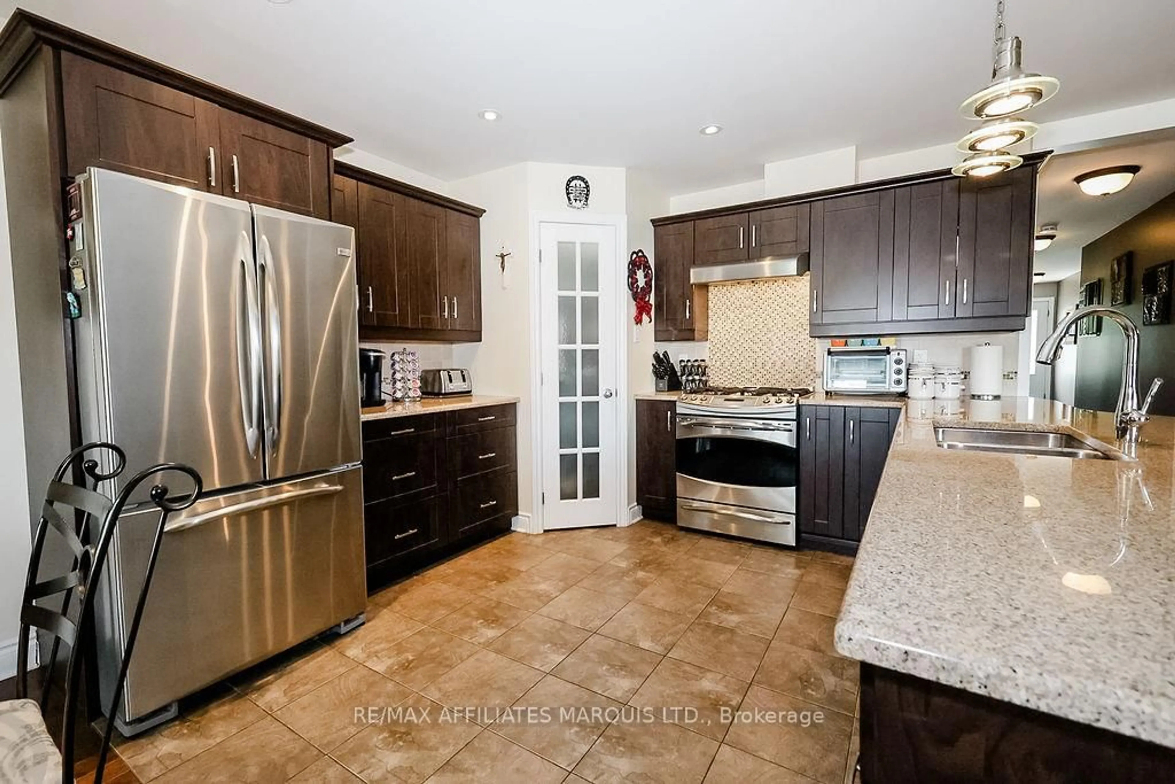 Open concept kitchen, ceramic/tile floor for 133 St George St, North Glengarry Ontario K0C 1A0