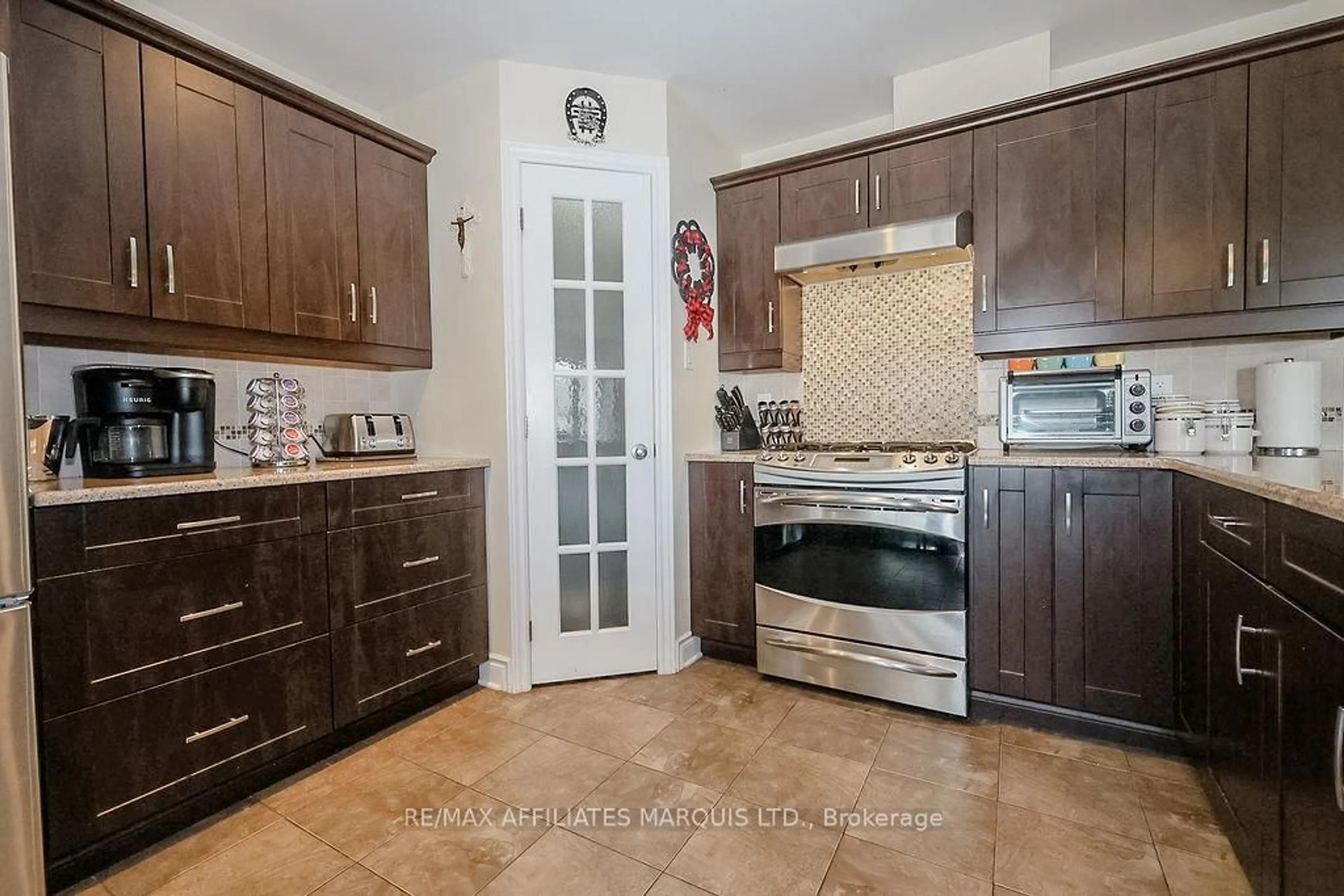 Standard kitchen, ceramic/tile floor for 133 St George St, North Glengarry Ontario K0C 1A0