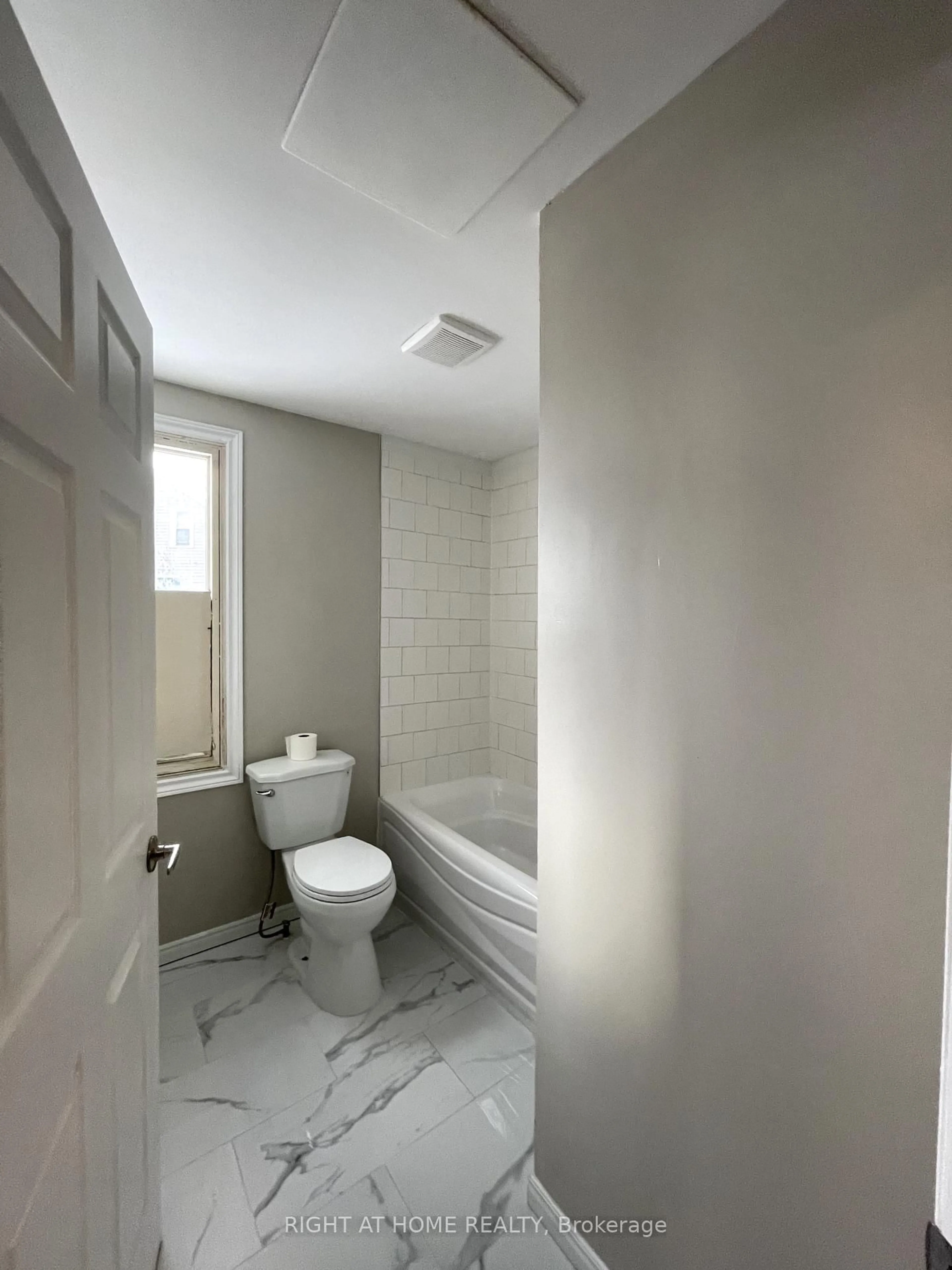A pic of a room for 18 Wellington St, Sault Ste Marie Ontario P6A 1H1