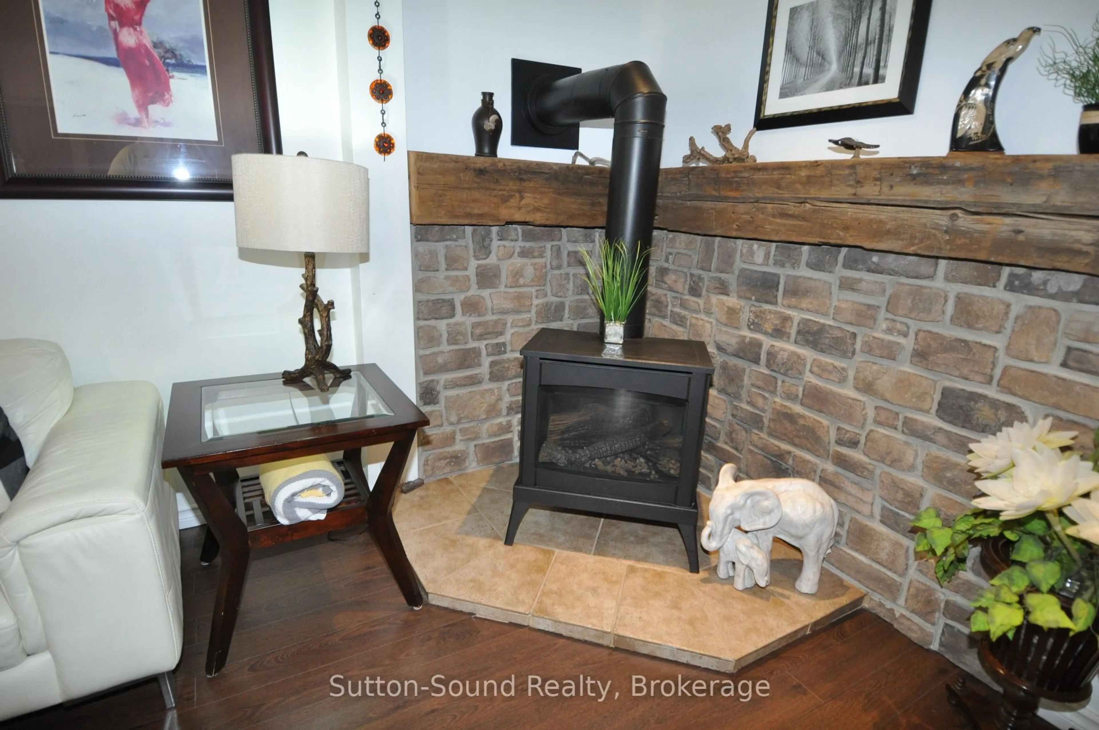 A pic of a room for 247 6th St, Owen Sound Ontario N4K 1E8