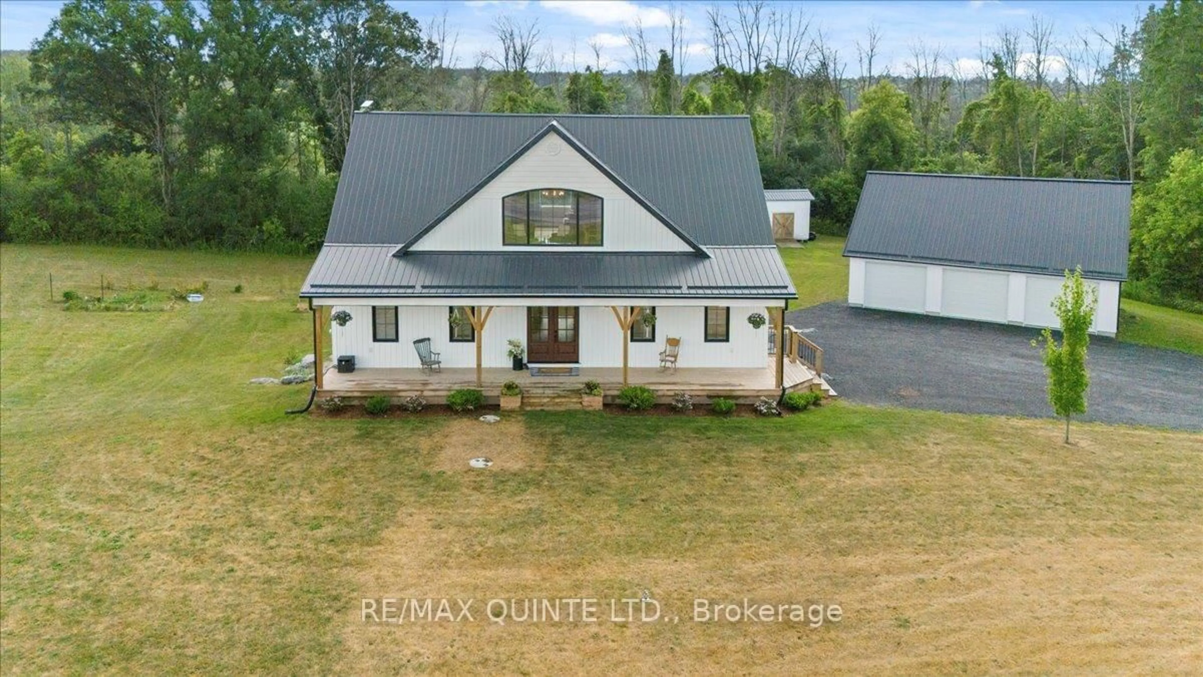 A pic from outside/outdoor area/front of a property/back of a property/a pic from drone, building for 806 Newburgh Rd, Plantagenet Ontario K7R 3L2