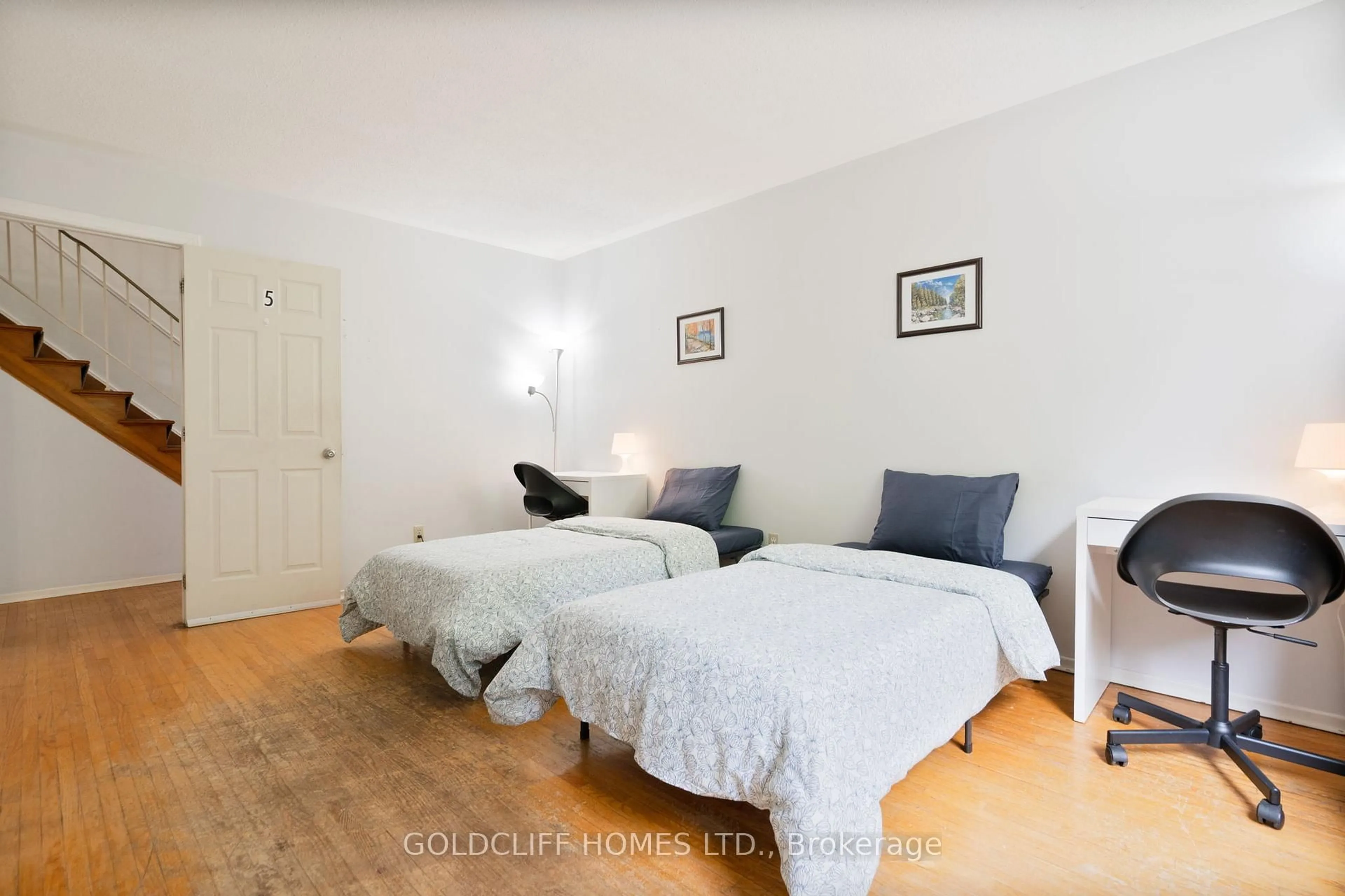 A pic of a room for 257 Homestead Cres, London North Ontario N6G 2E7